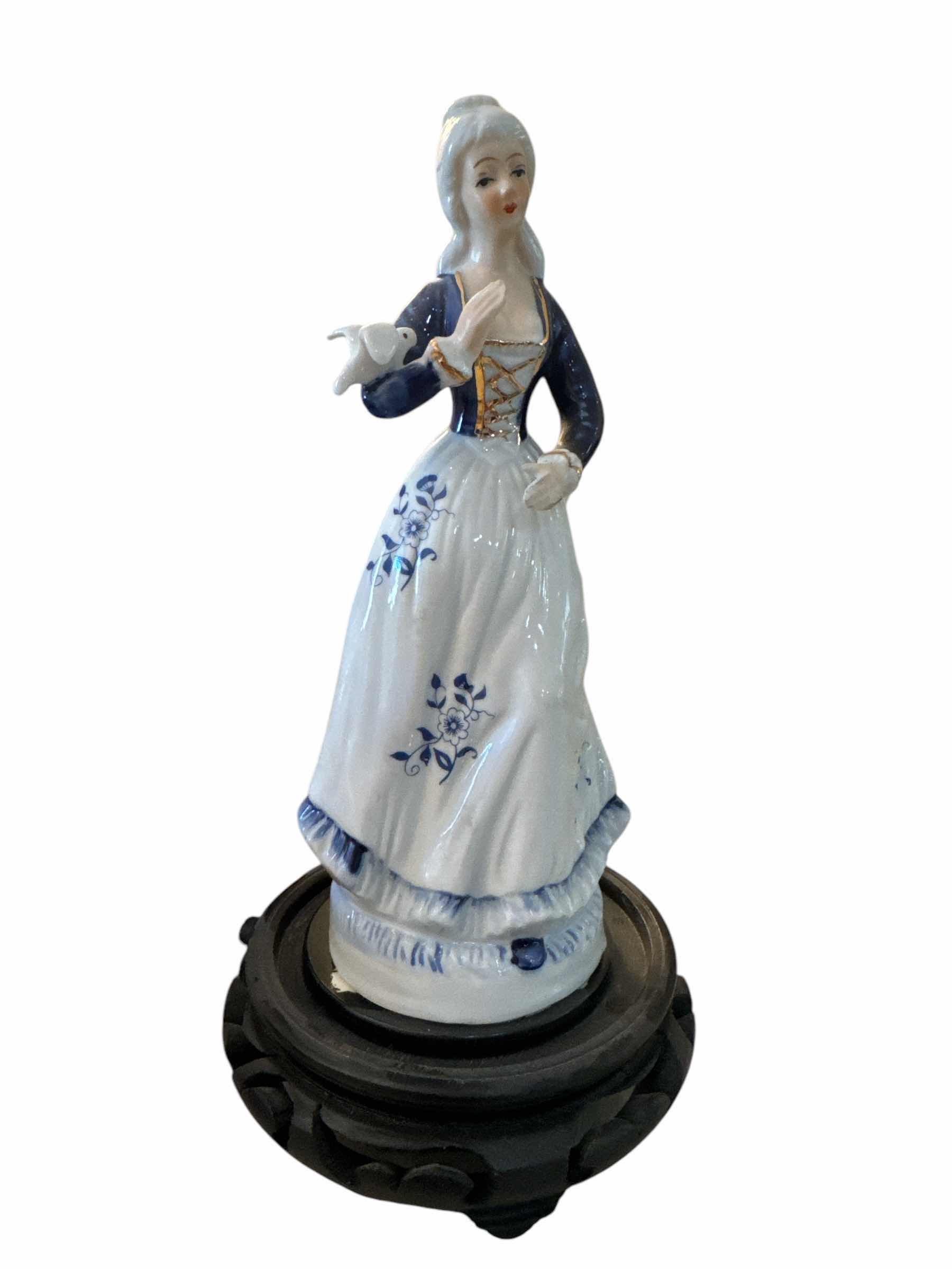 Photo 3 of 3 MUSICAL LADIES