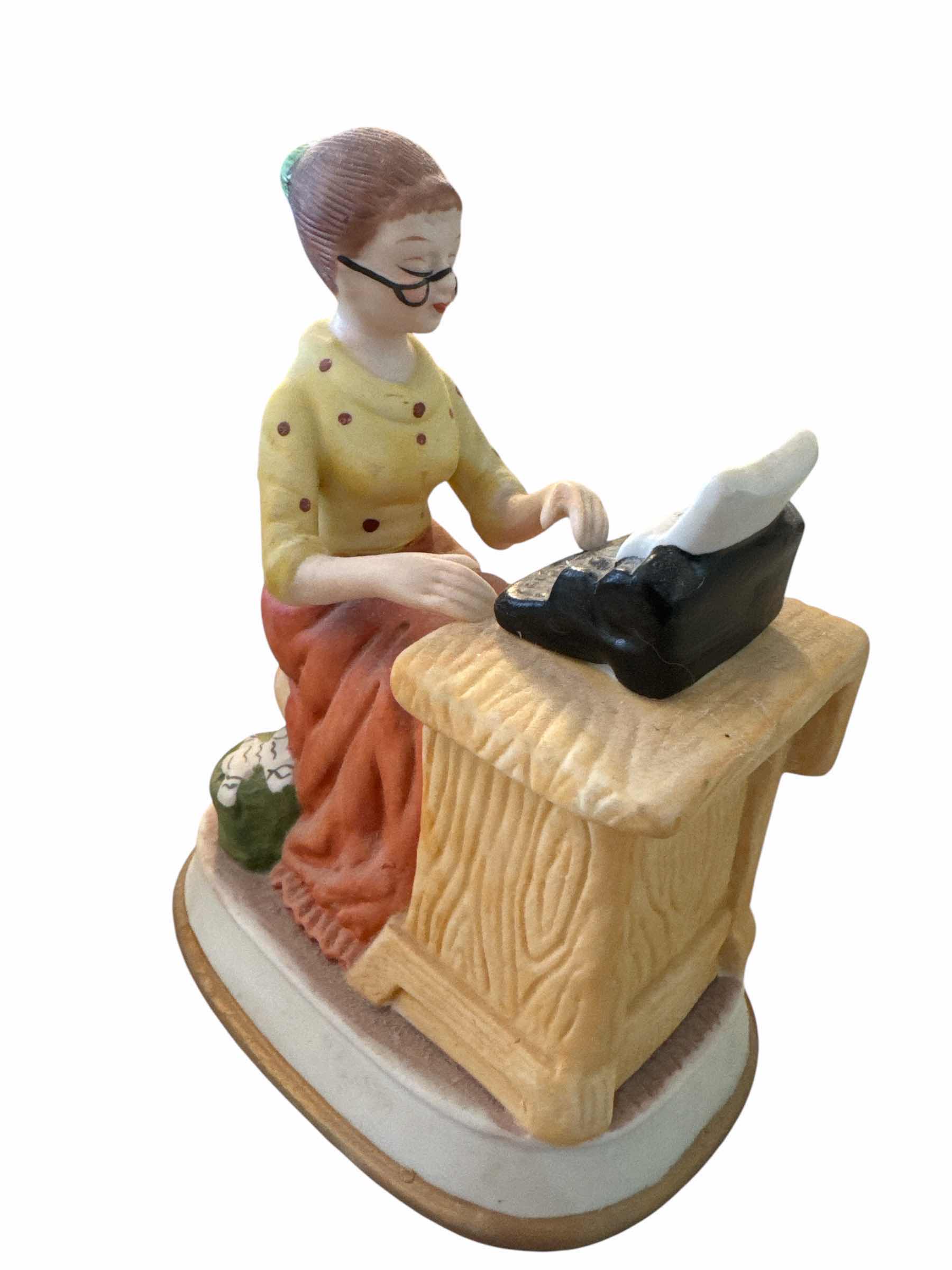 Photo 3 of 2 MUSIC BOXES