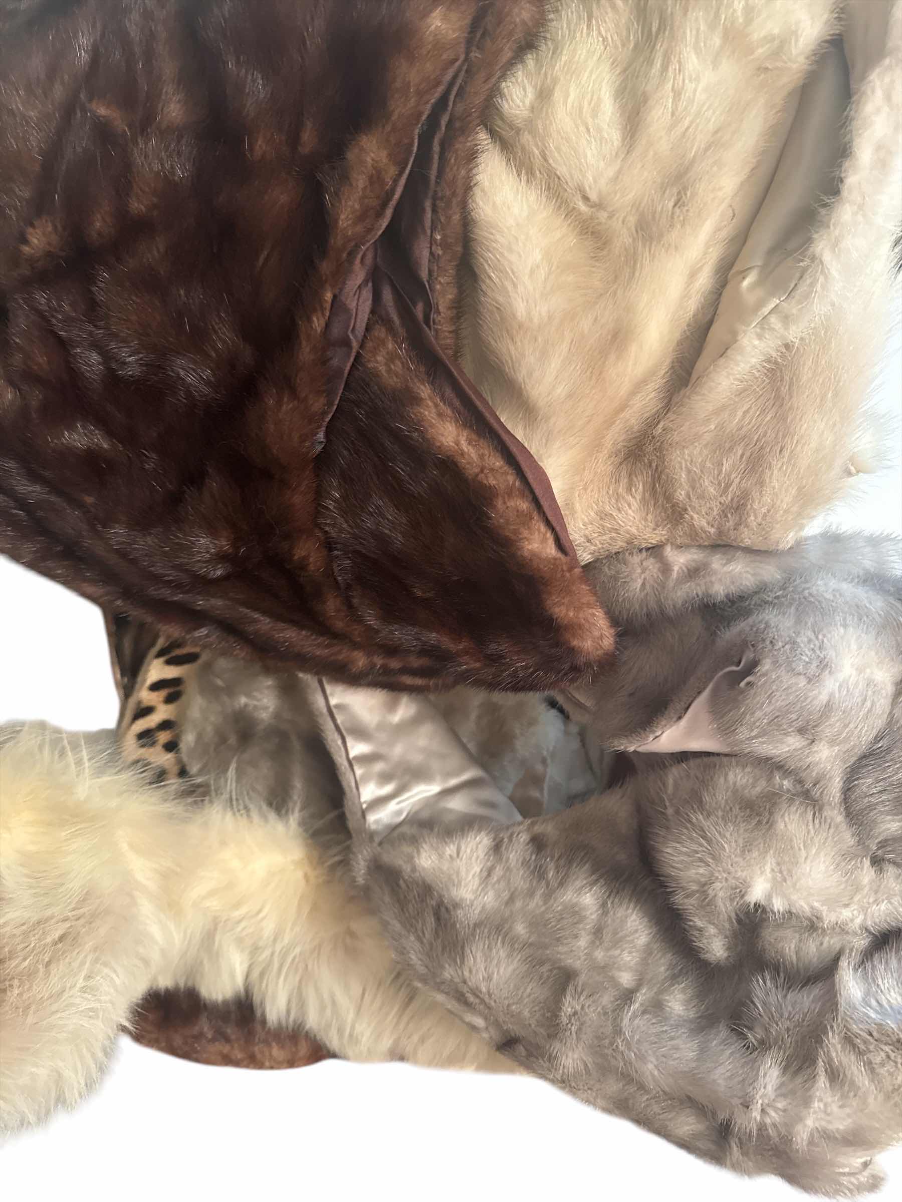 Photo 1 of 60 QT TOTE OF FUR FABRIC