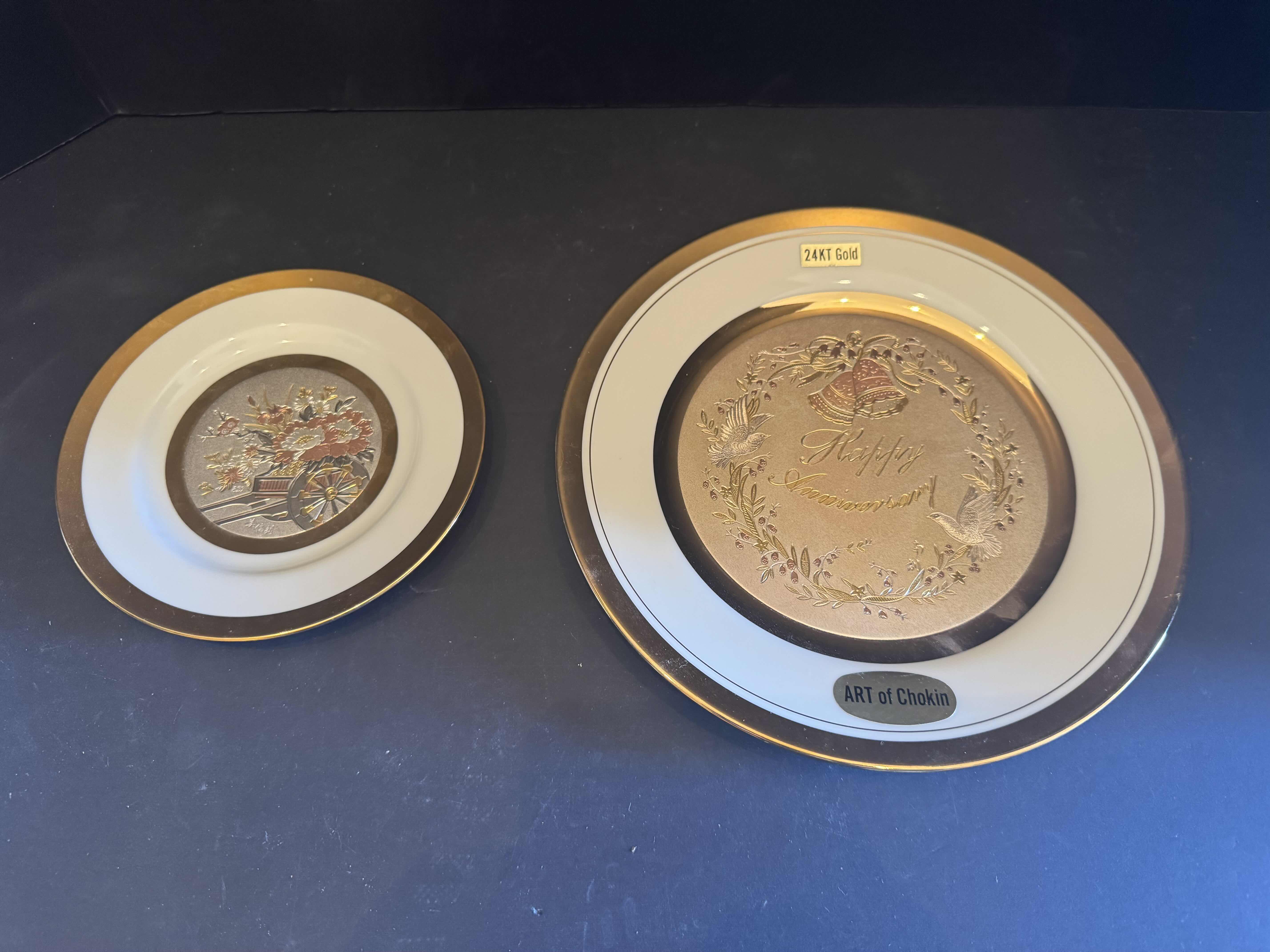 Photo 1 of 2- ART IF CHOKIN, 24KT GOLD PLATED OVER PORCELAIN PLATE. 
D9”
D6.25”