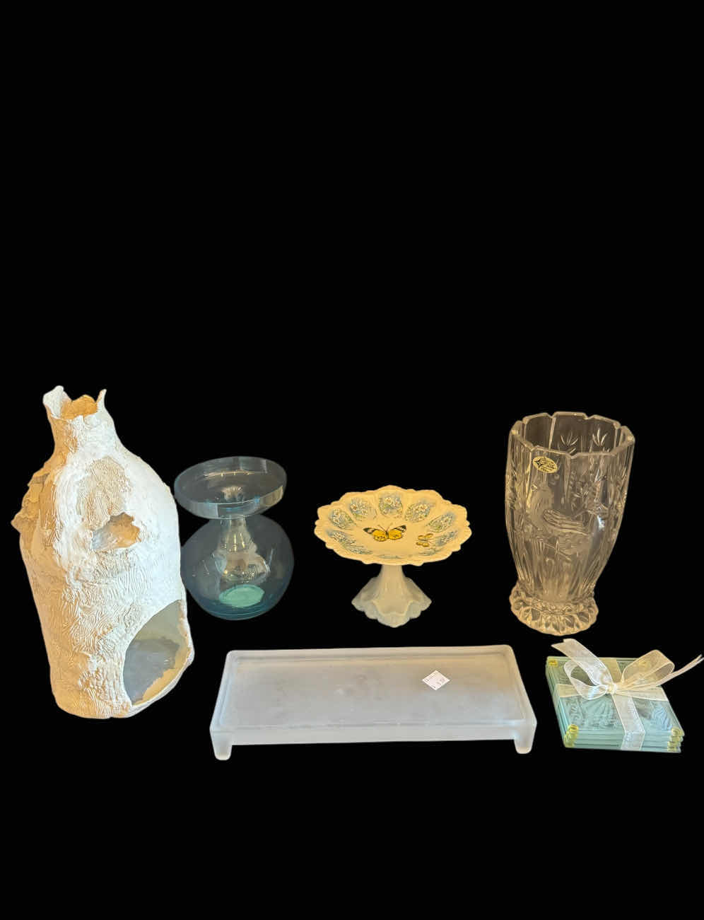 Photo 1 of COLLECTION OG HOME DECOR, HOME ESSENTIALS, VASES, GLASS COASTERS, CANDY DISH, 6 ITEMS

EUROPEAN COLLECTION VASE
D4.25” X H8”
BLUE VASE
D4.25” X H6”
PLASTER DECORATION 
D5” X H11”
LONG RECTANGULAR DISH
10” X 4” X H1.5”
COASTERS
3.5” X 3.5” X H.25”