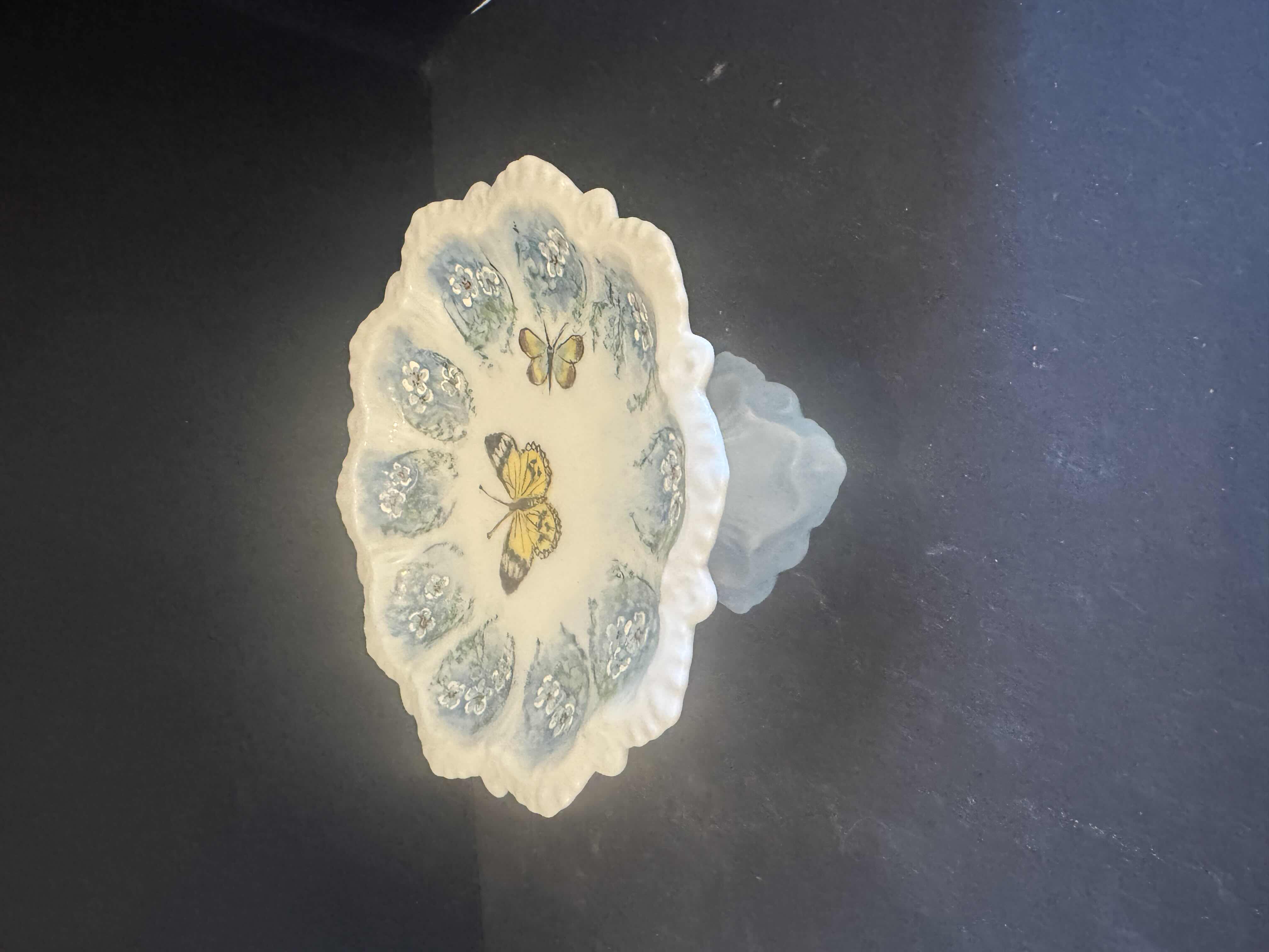 Photo 1 of COLLECTION OG HOME DECOR, HOME ESSENTIALS, VASES, GLASS COASTERS, CANDY DISH, 6 ITEMS

EUROPEAN COLLECTION VASE
D4.25” X H8”
BLUE VASE
D4.25” X H6”
PLASTER DECORATION 
D5” X H11”
LONG RECTANGULAR DISH
10” X 4” X H1.5”
COASTERS
3.5” X 3.5” X H.25”