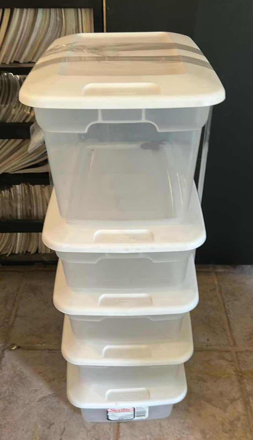 Photo 1 of 4- PLASTIC CONTAINERS W LIDS