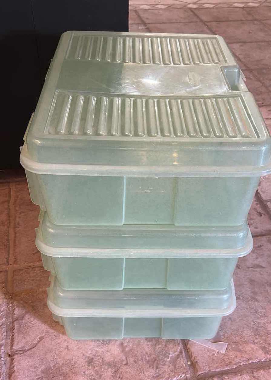 Photo 1 of 3-GREEN RUBBERMAID SNAP CASE