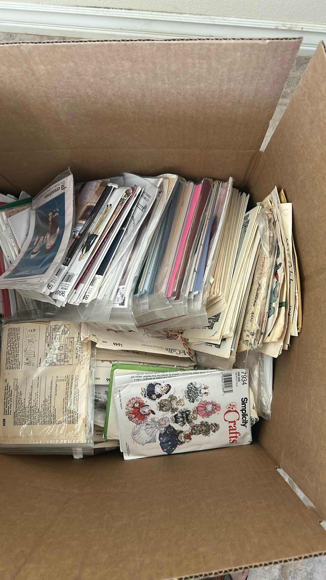 Photo 1 of CONTENTS OF BOX SIMPLICITY PATTERNS