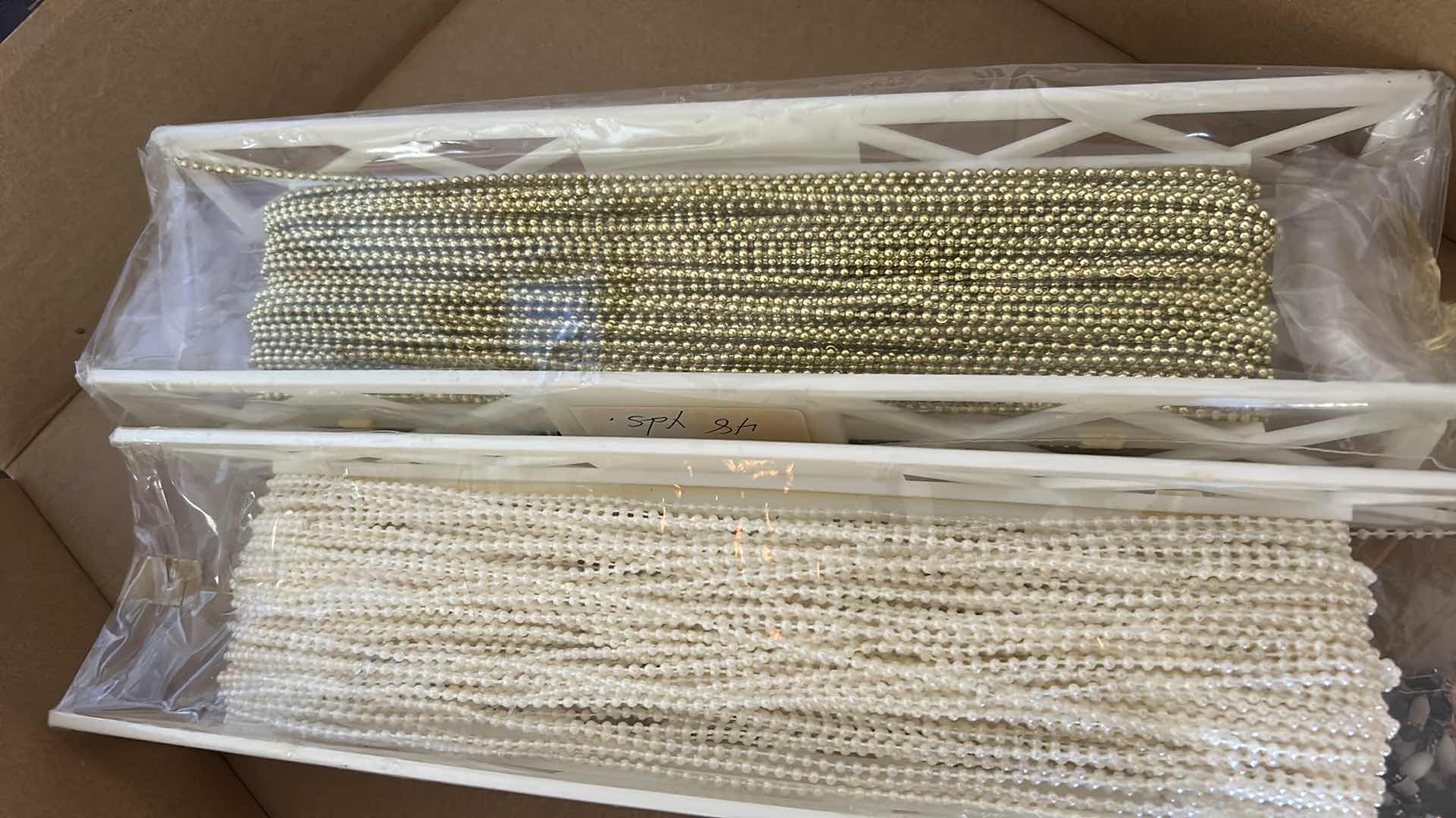 Photo 1 of 1- PLASTIC CONTAINER TAFFETA VELVET PEARLS BY TH YARD