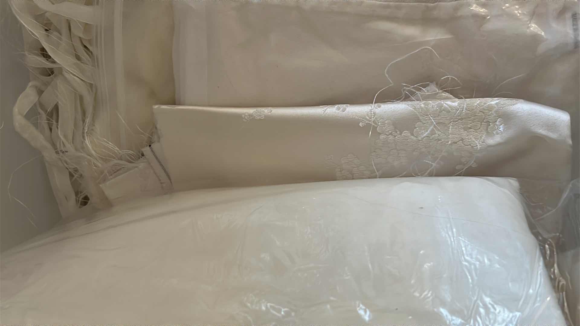 Photo 1 of 4- PLASTIC CONTAINERS CRAFTING FABRIC