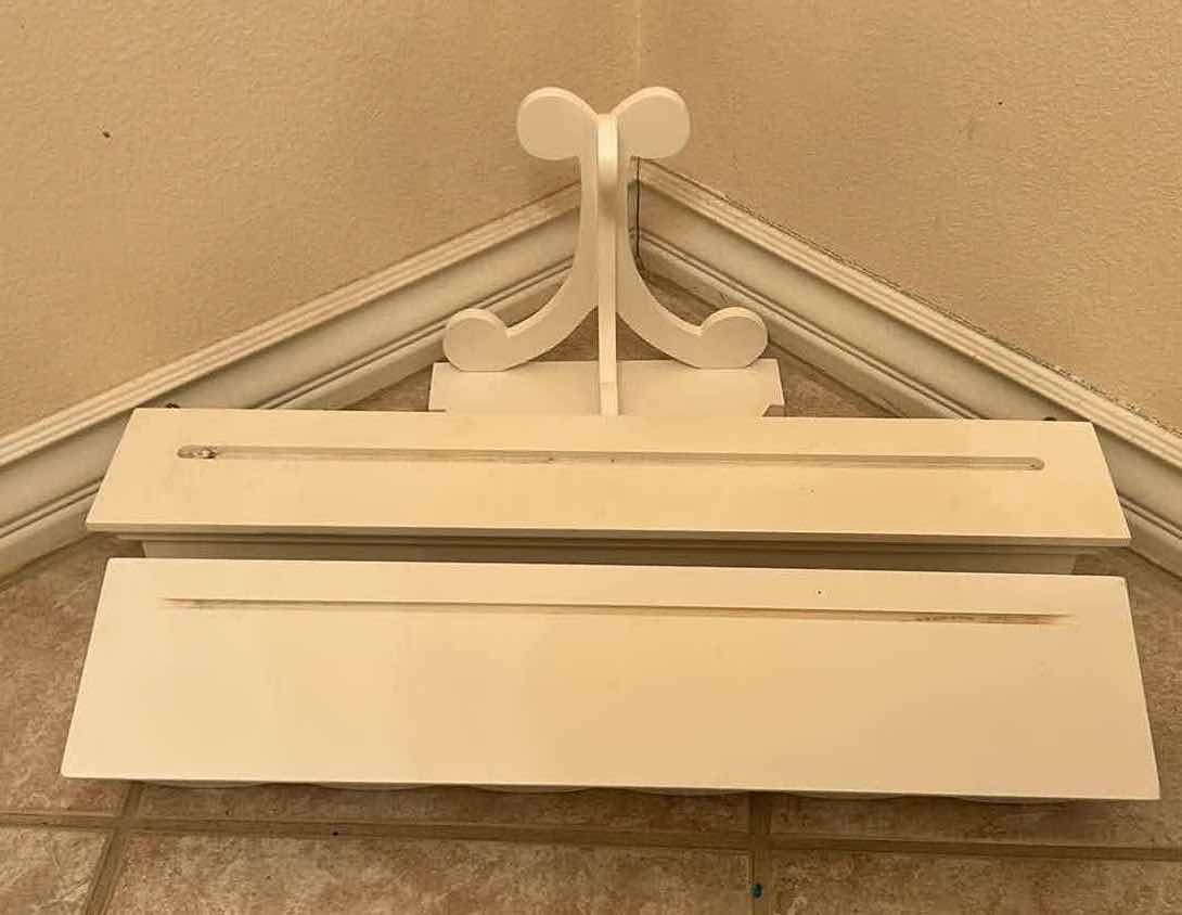 Photo 2 of 3PCS WHITE 2DOOR WALL CABINET SHELVES FLOOR CABINET