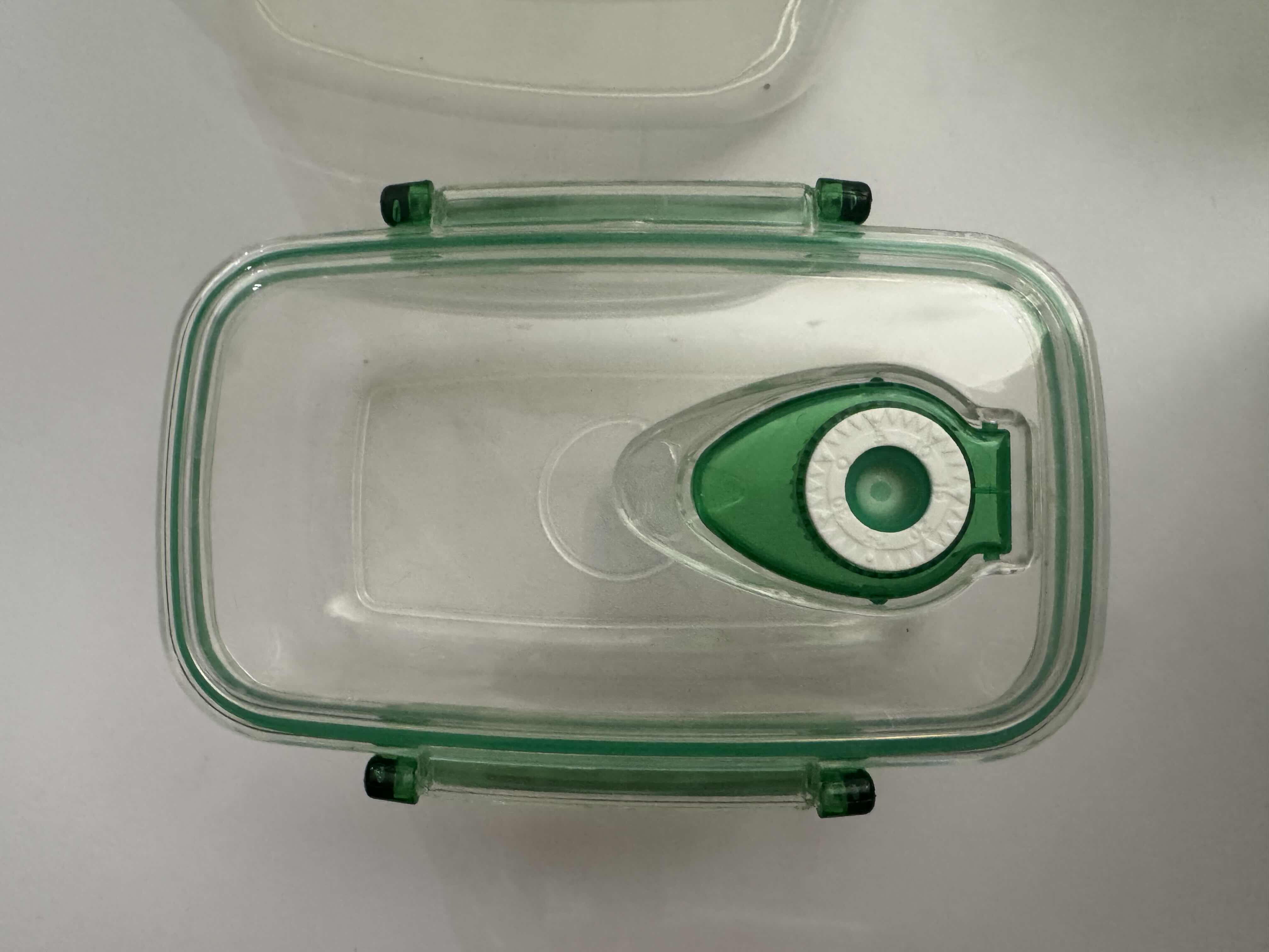 Photo 1 of 9 PIECE FOOD STORAGE CONTAINERS, GREEN/CLEA
H5.5” AND SMALLER