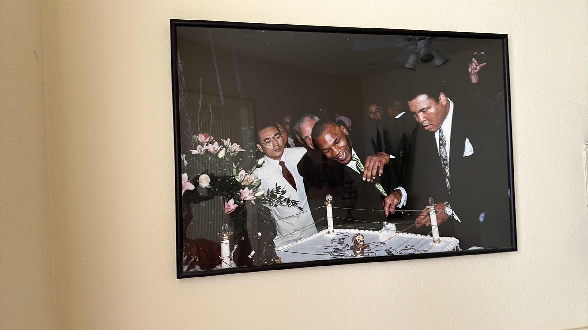 Photo 1 of 2- FRAMED PICTURES OF FAMOUS BOXING LEGENDS