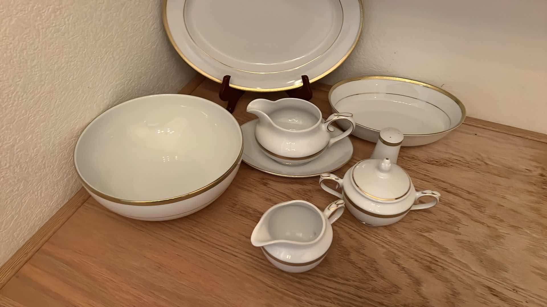 Photo 1 of 8PCS-CHARTER CLUB "GRAND BUFFET GOLD" CHINA SERVE WARE