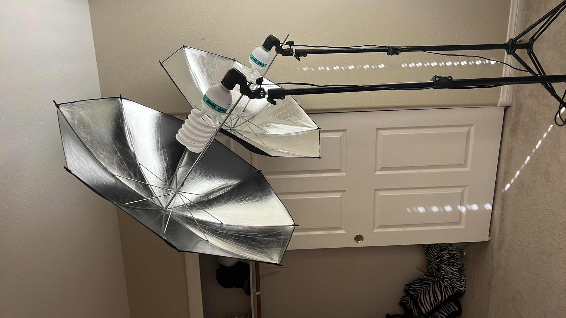 Photo 4 of 2-KAEZI STUDIO UMBRELLA LIGHTING STANDS