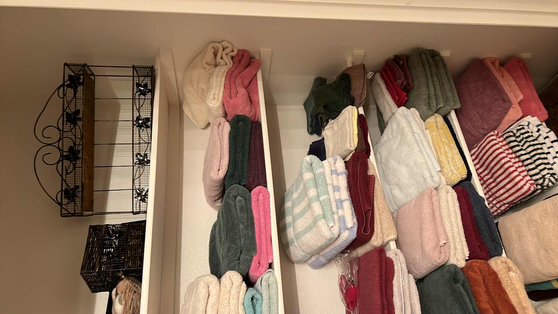 Photo 1 of CONTENTS OF LINEN CLOSET-LINENS, BATHROOM DECOR