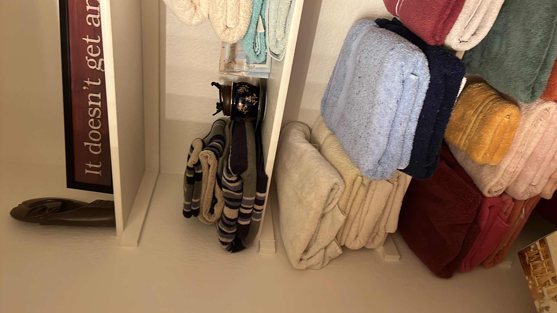 Photo 1 of CONTENTS OF LINEN CLOSET-LINENS, BATHROOM DECOR