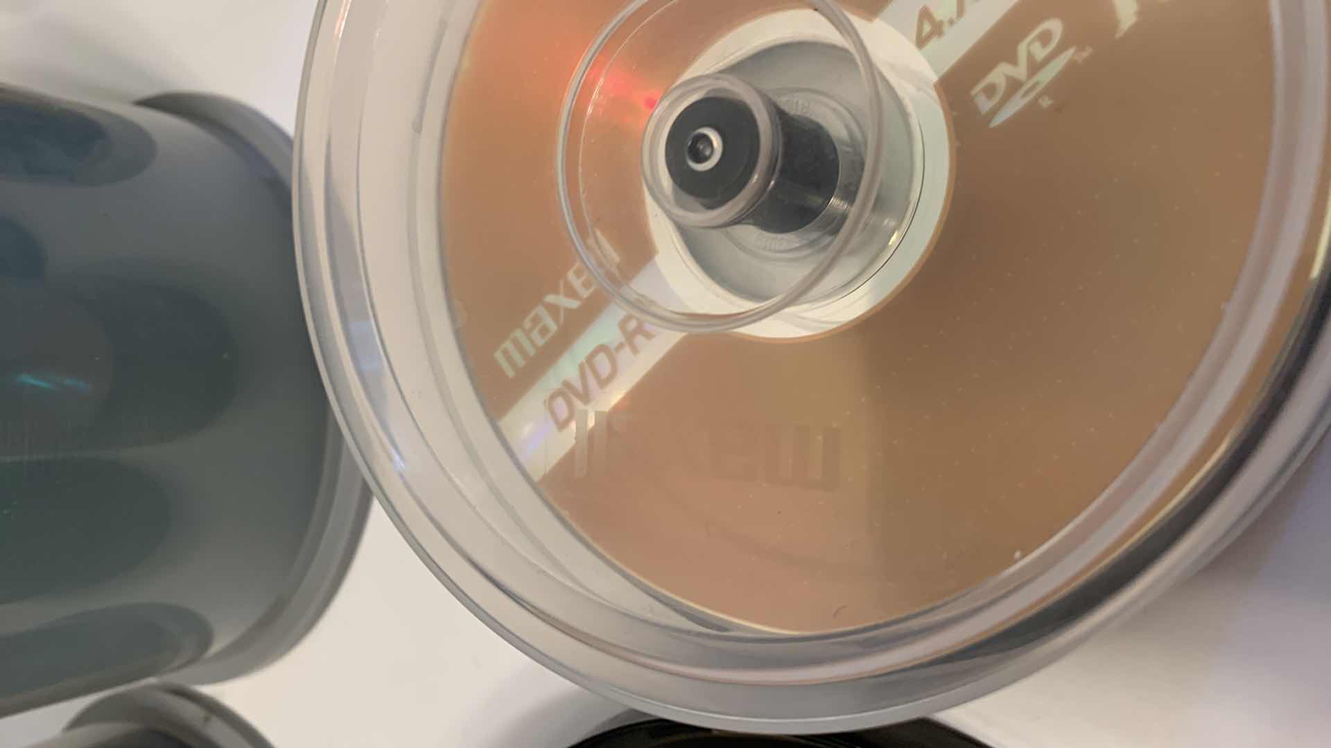 Photo 1 of ASSORTED COMPUTER MEDIA: BLU-RAY, DVD, CD