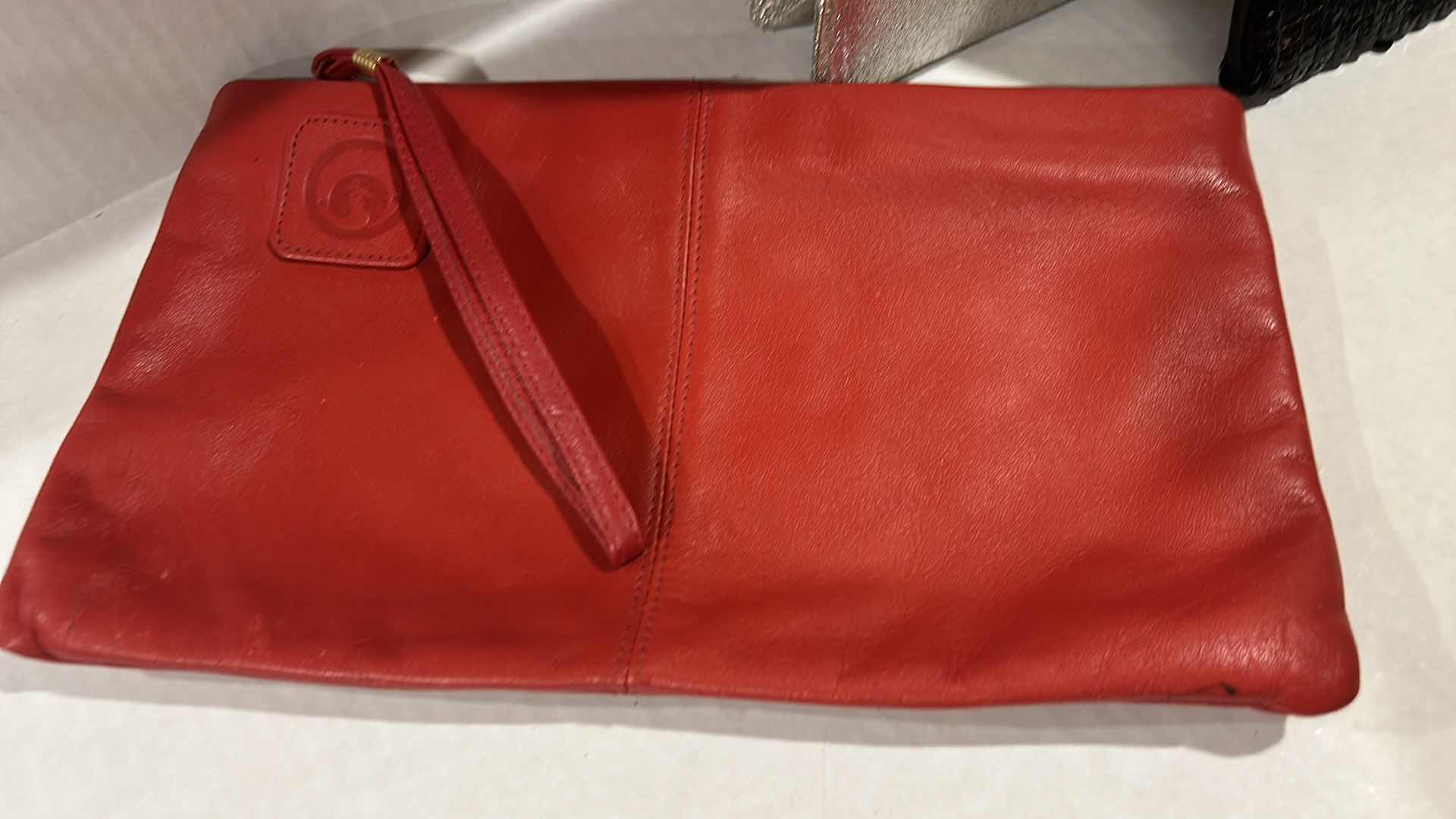 Photo 1 of 5-HANDBAGS & CLUTCHES