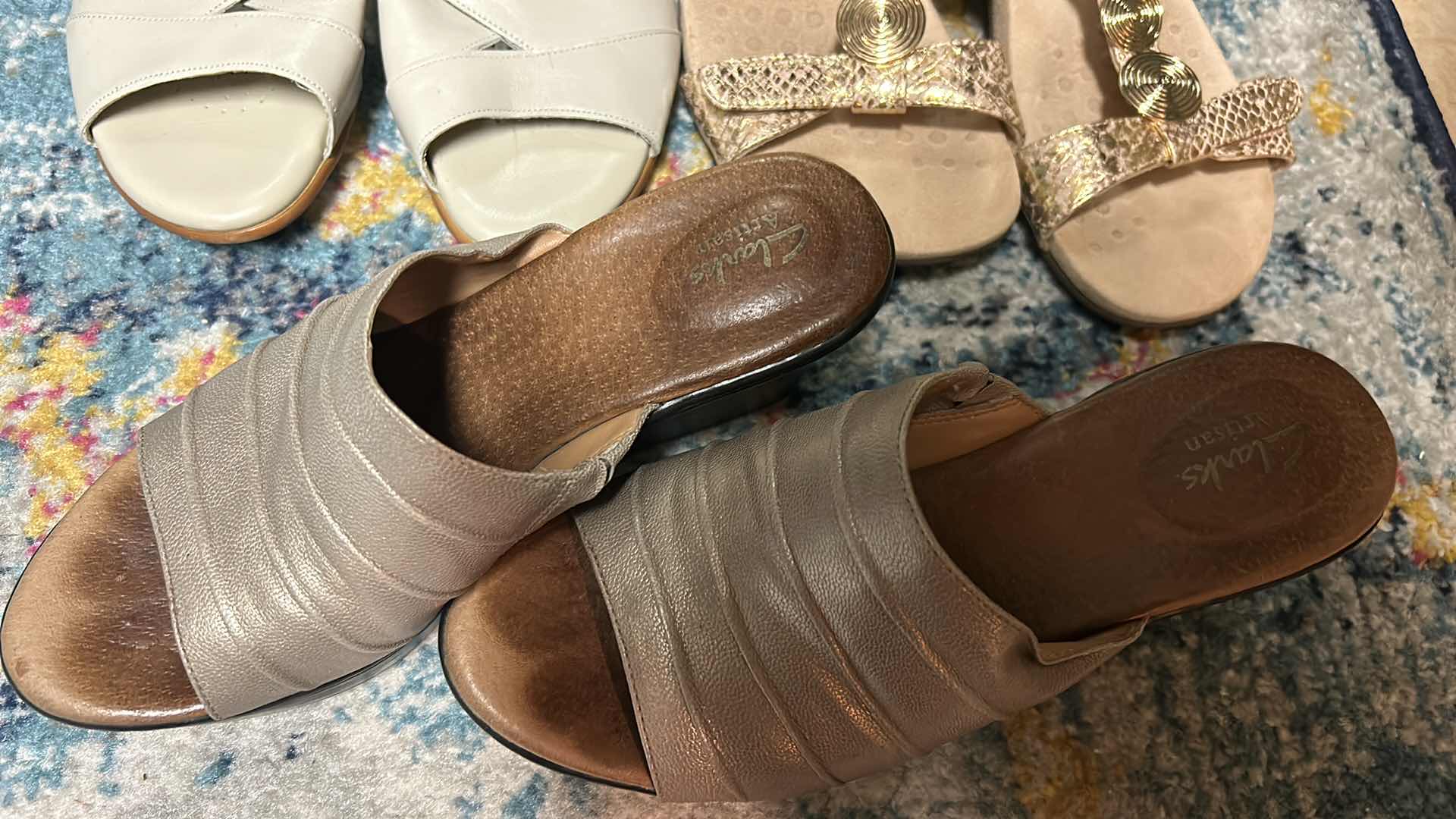 Photo 1 of 5 PAIR WOMENS SH0ES 8.5