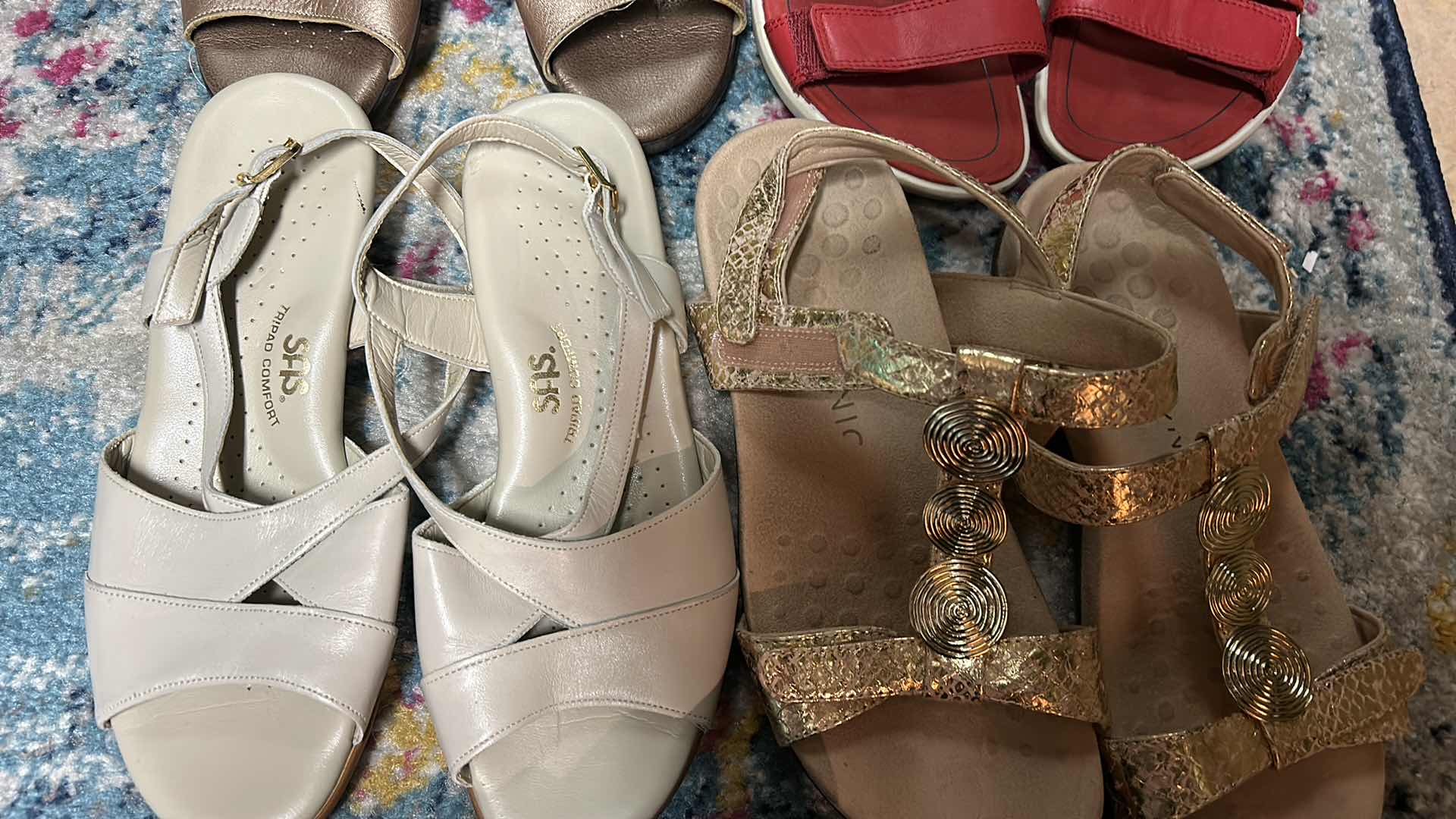 Photo 1 of 5 PAIR WOMENS SH0ES 8.5