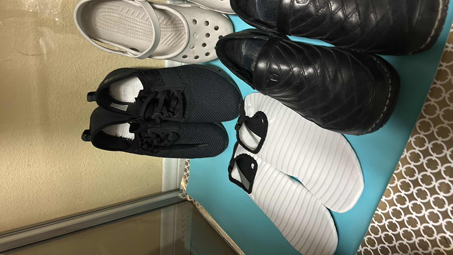 Photo 1 of 6 PAIR WOMENS SH0ES 8.5