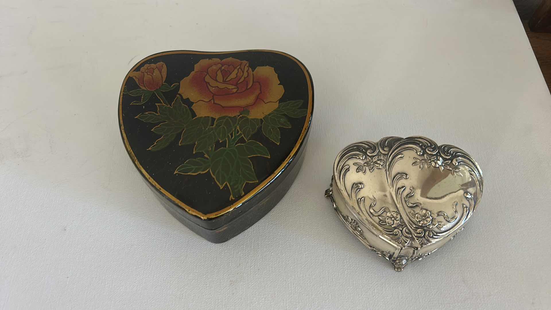 Photo 1 of 5 - VINTAGE HOME DECOR PIECES