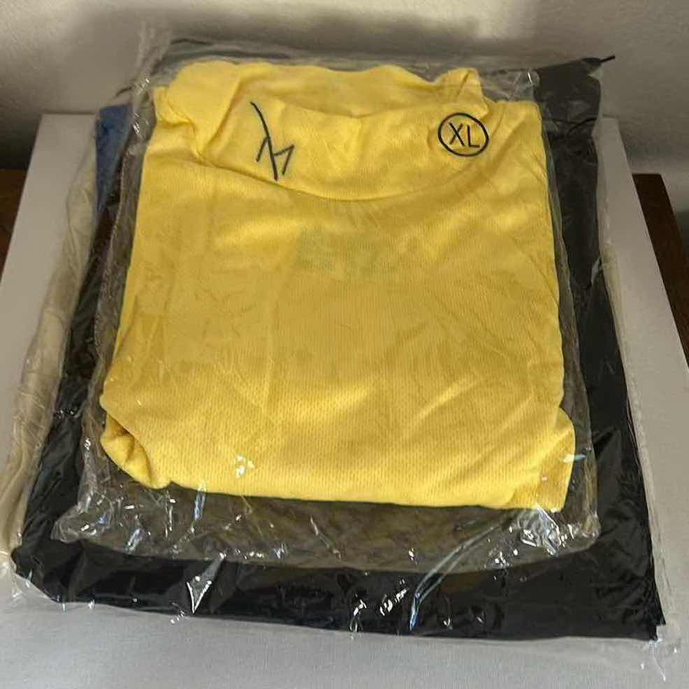 Photo 1 of 4 NEW M RESORT MENS CLOTHING SIZE XL