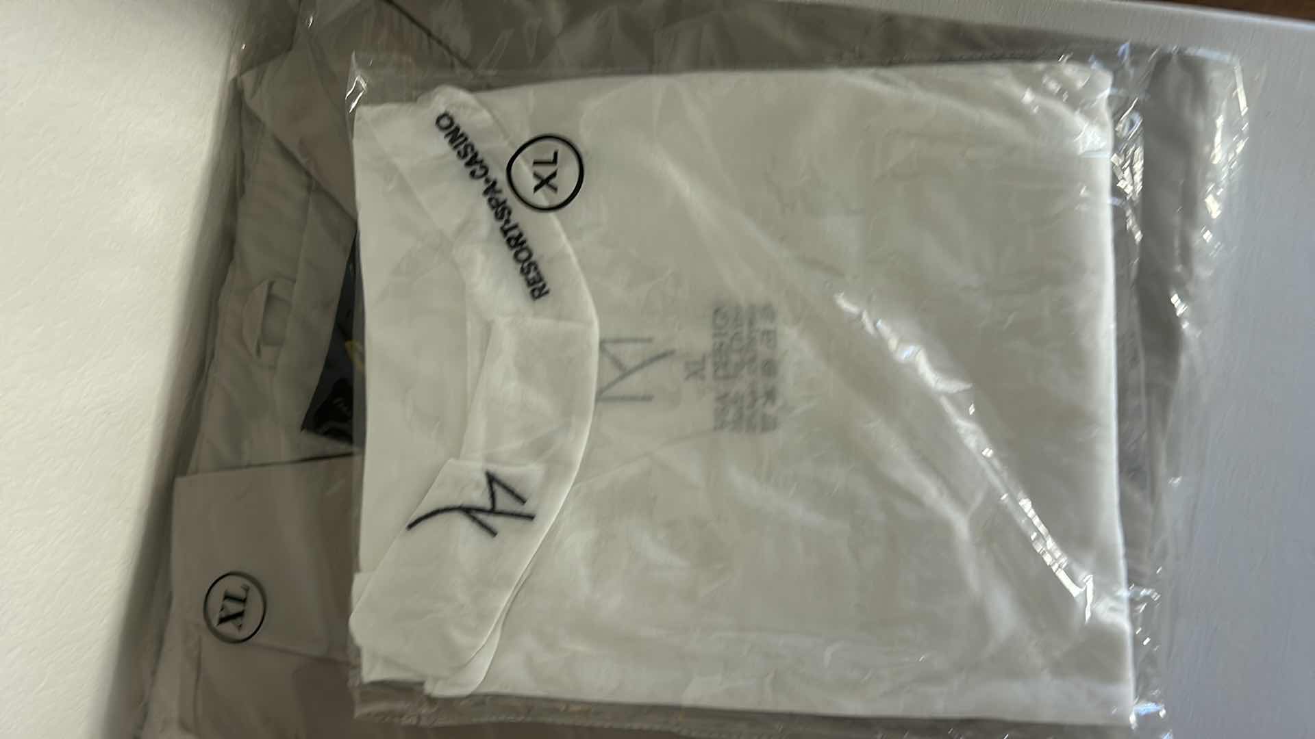 Photo 3 of 3 NEW LAS VEGAS CASINOS MENS CLOTHING SIZE XL