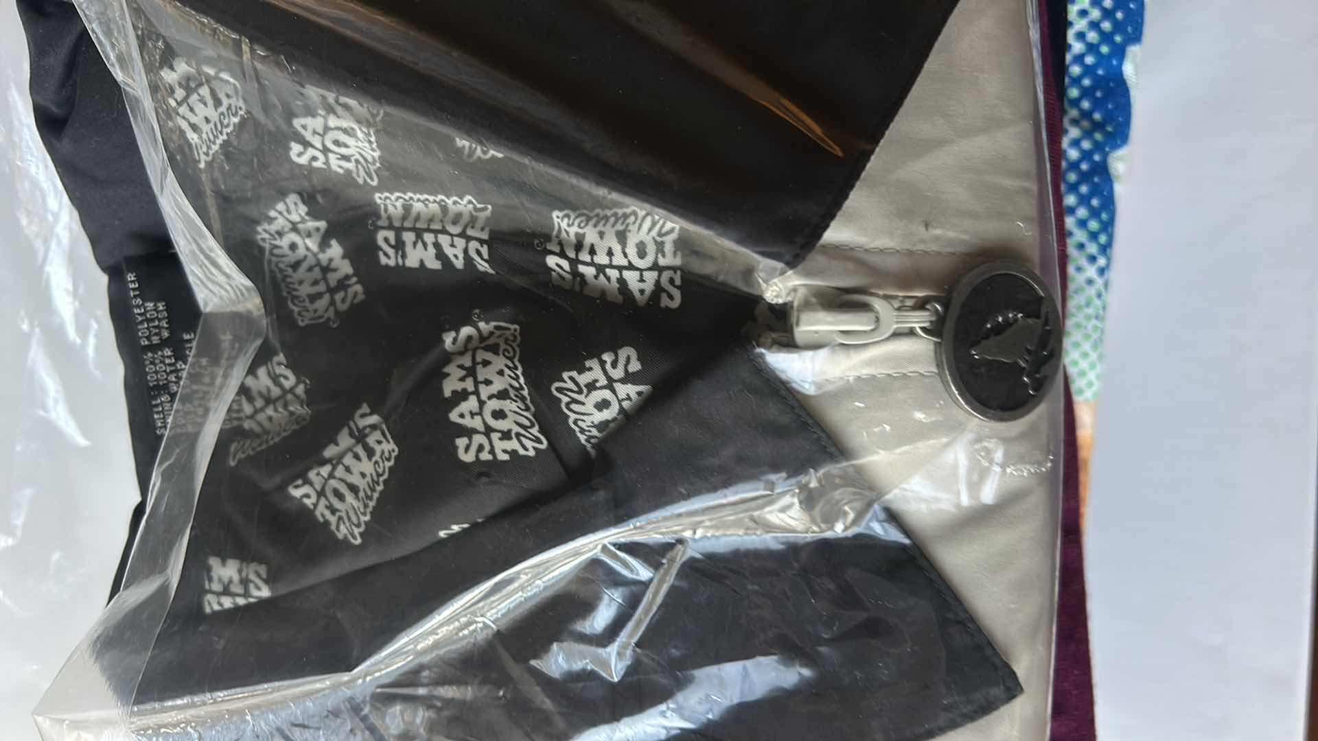 Photo 1 of 15 - MENSWEAR MOSTLY SIZE L, TEES AND JACKET