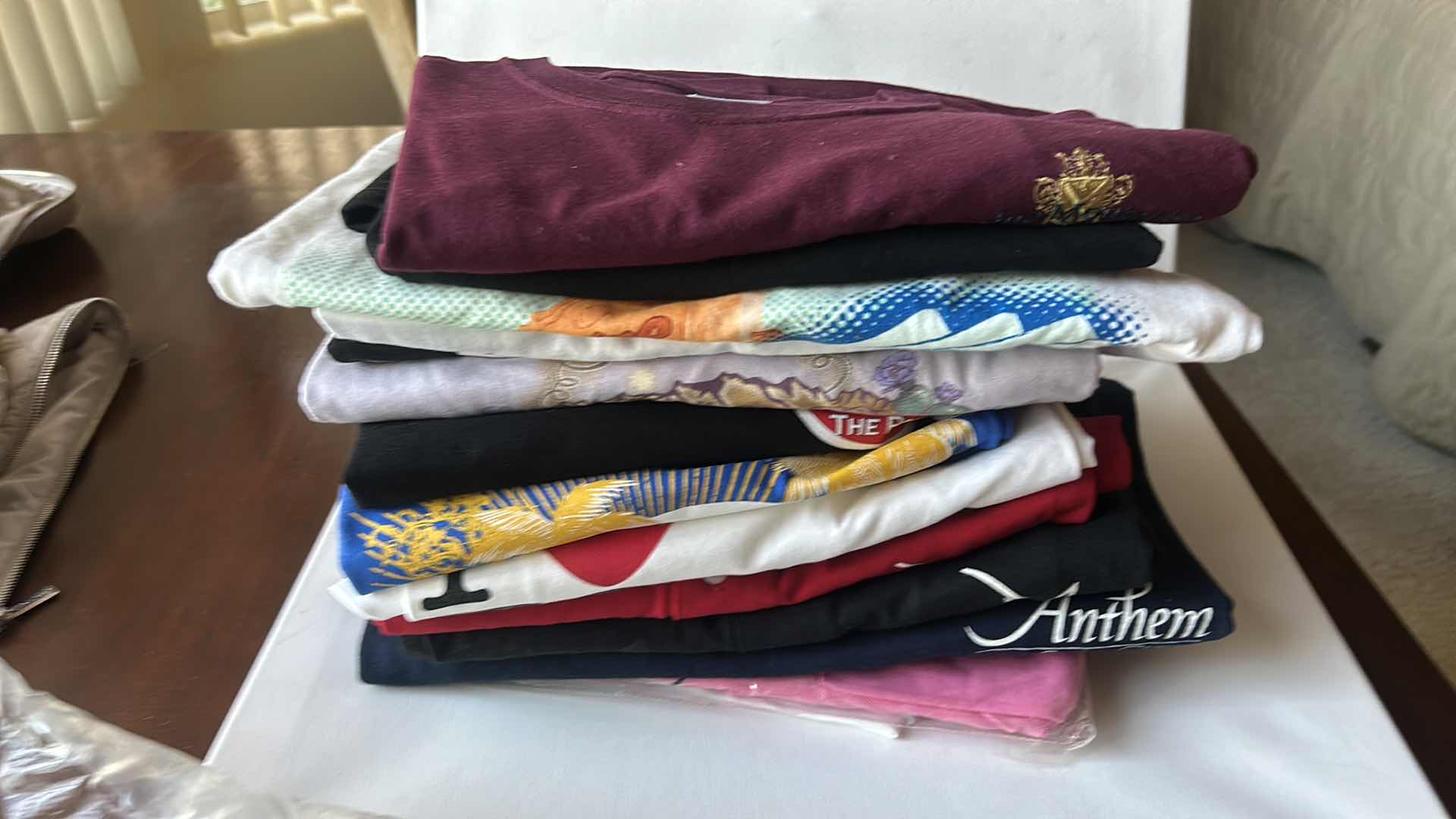 Photo 1 of 15 - MENSWEAR MOSTLY SIZE L, TEES AND JACKET