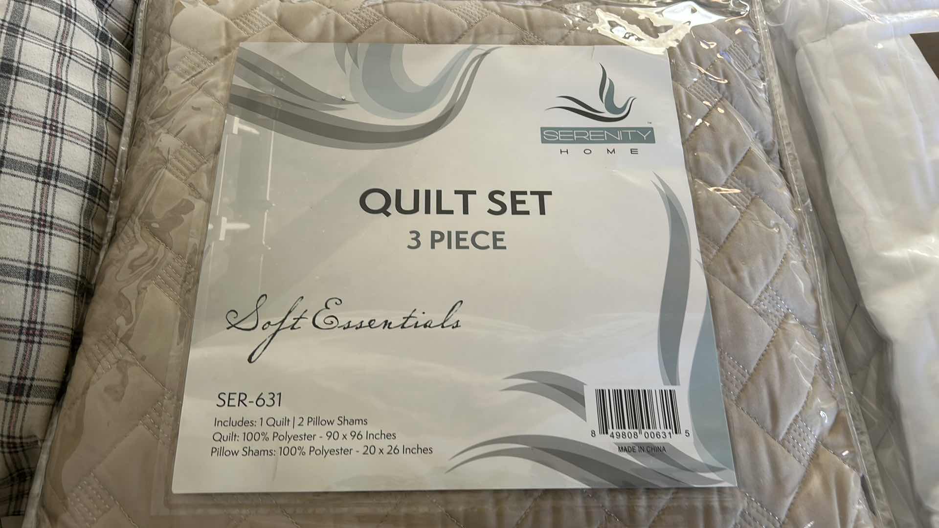 Photo 3 of 2 NEW QUEEN COMFORTERS