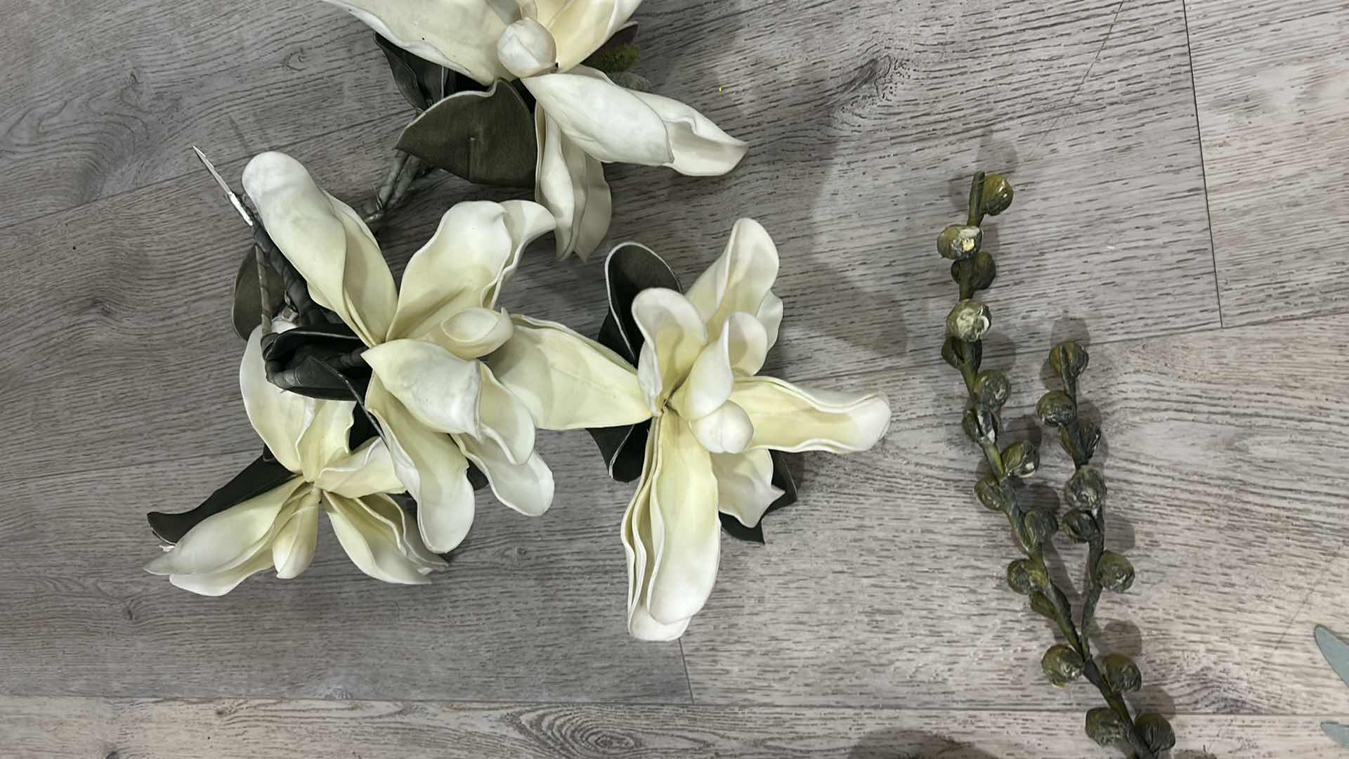 Photo 1 of GREENERY AND FLORAL