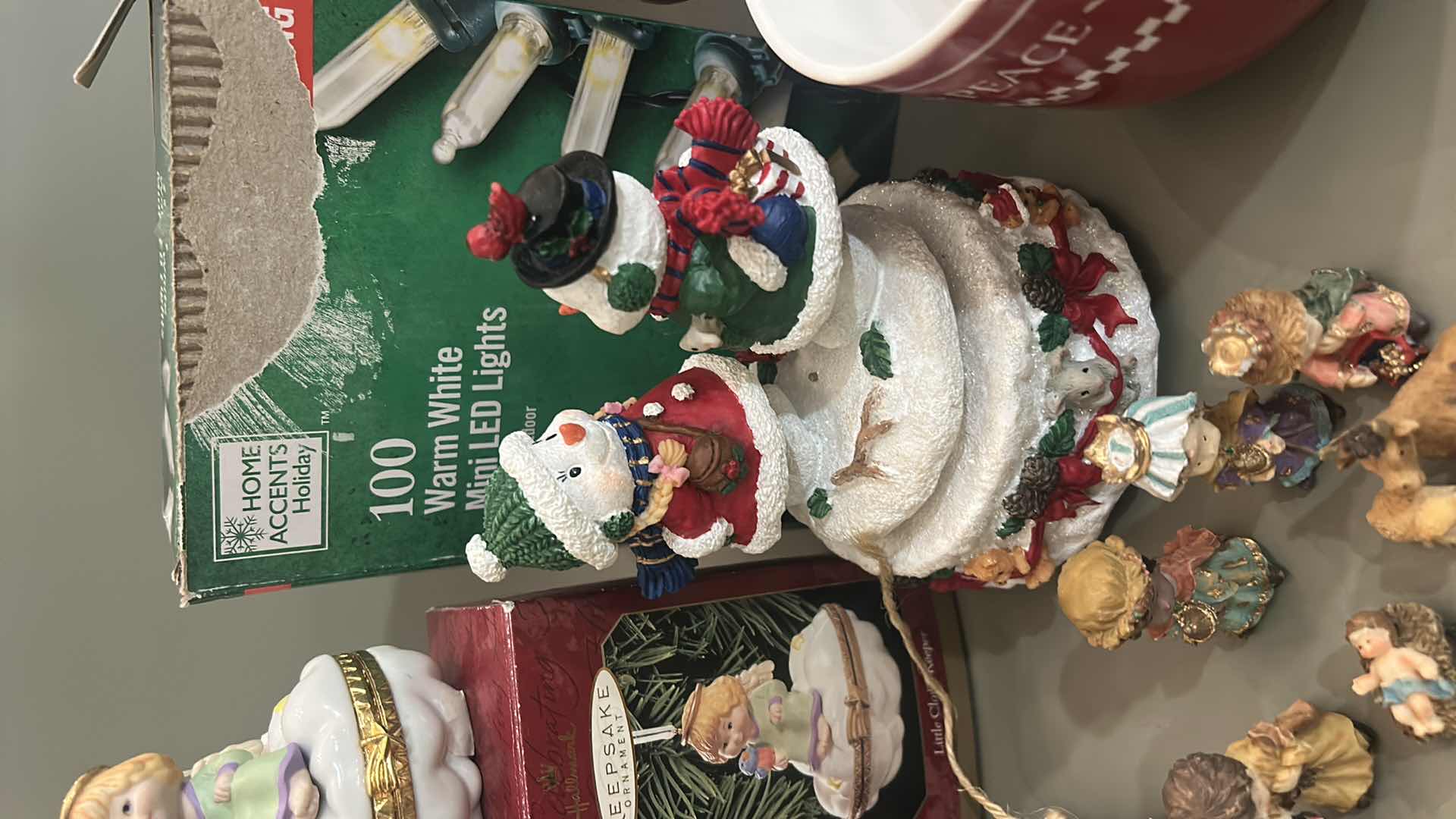 Photo 1 of CHRISTMAS DECOR