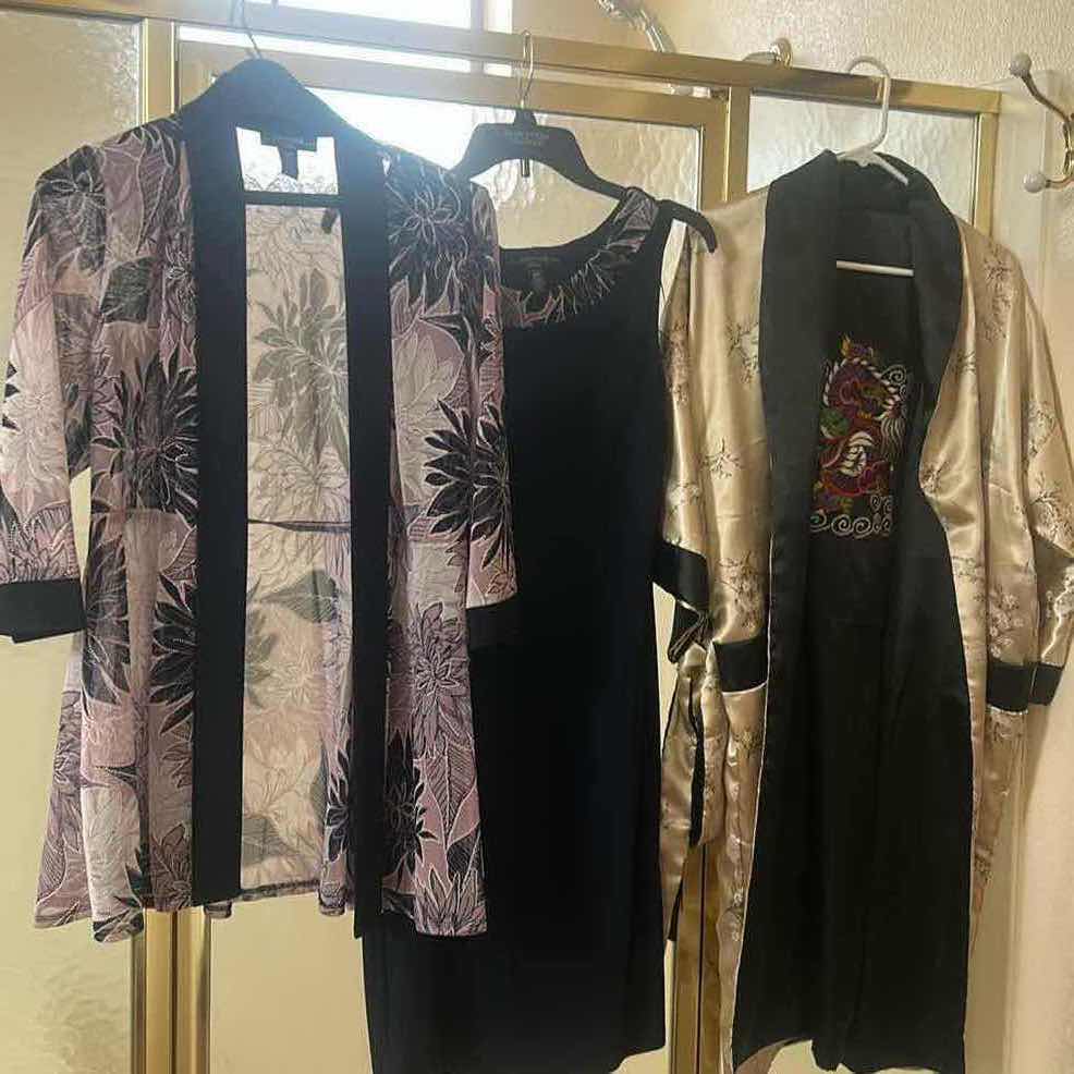 Photo 1 of 3 PC WOMENS CLOTHING XL