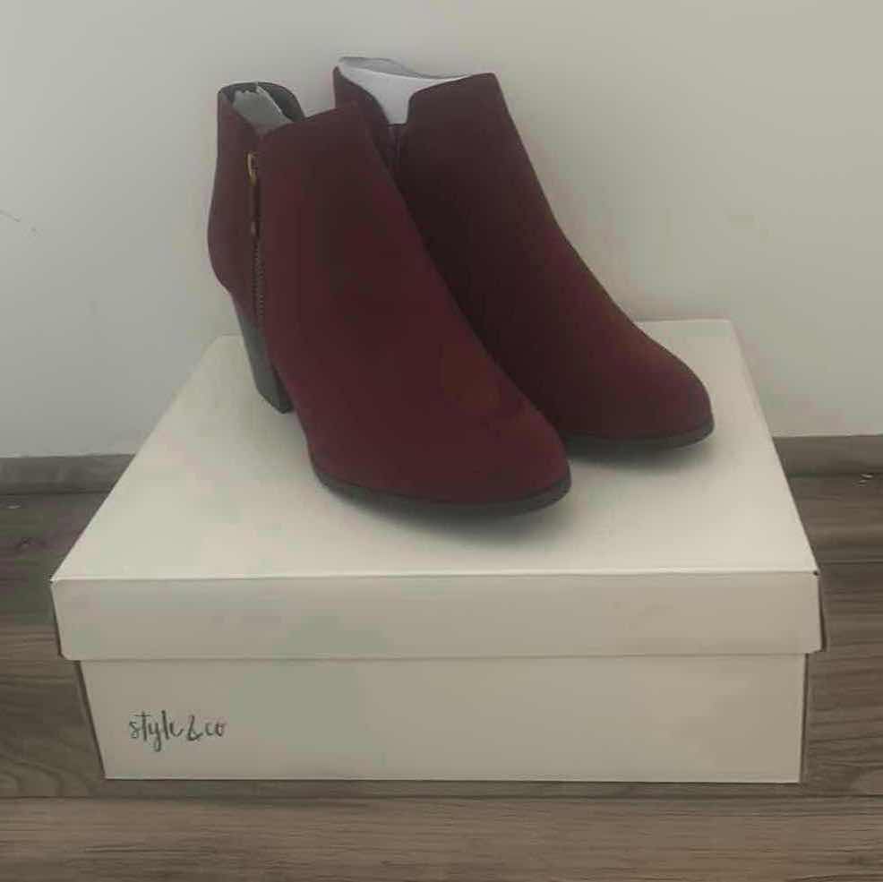 Photo 1 of NEW STYLE AND COMPANY ANKLE BOOTS SIZE 9.5 MASRINAAF WINE