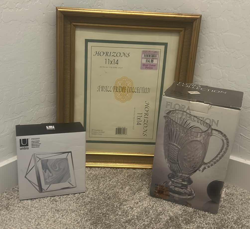 Photo 1 of 3 PC HOME GOODS - 2 PHOTO FRAMES, PITCHER AND