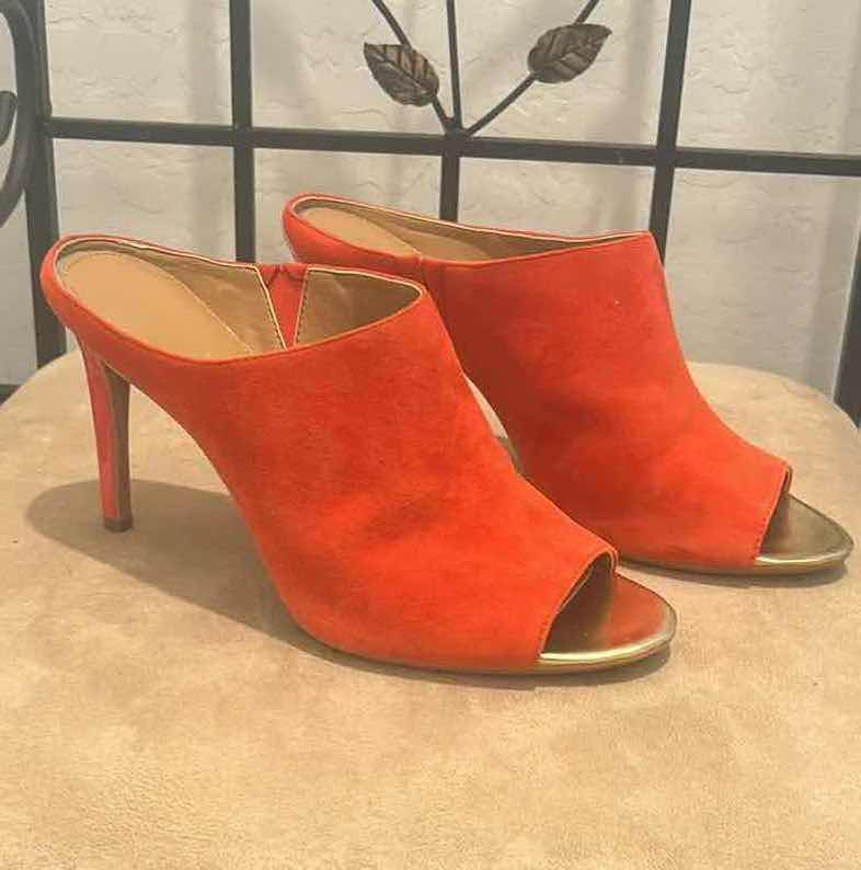 Photo 1 of WOMENS CALVIN KLEIN NARISS SUEDE SLIP ON HEELS SIZE 11