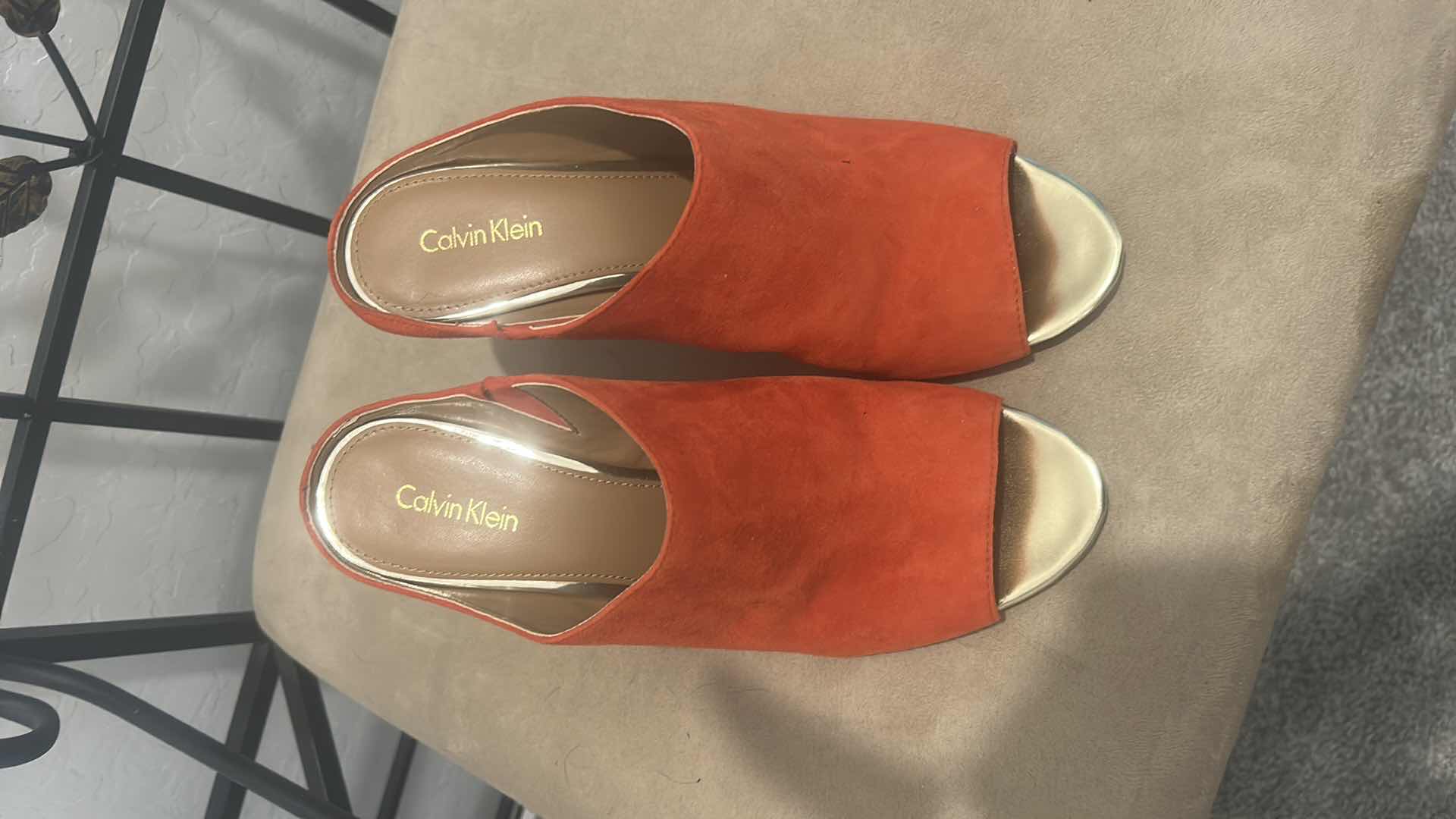 Photo 1 of WOMENS CALVIN KLEIN NARISS SUEDE SLIP ON HEELS SIZE 11