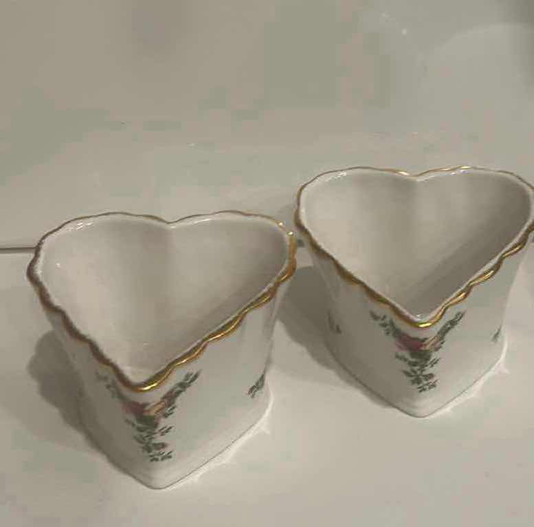 Photo 1 of 2 PIECE BONE CHINA - OLD COUNTRY ROSES ROYAL ALBERT