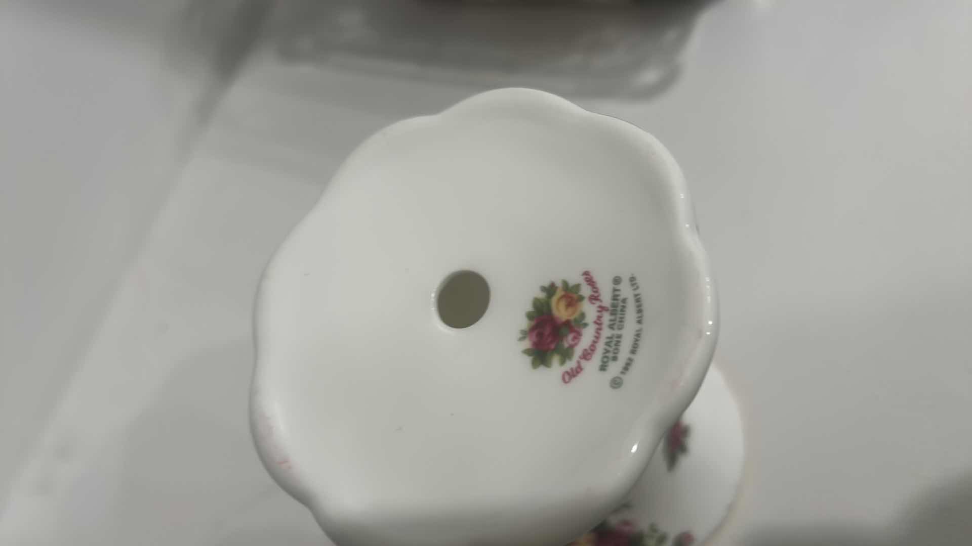 Photo 1 of 3 PIECE BONE CHINA - OLD COUNTRY ROSES ROYAL ALBERT