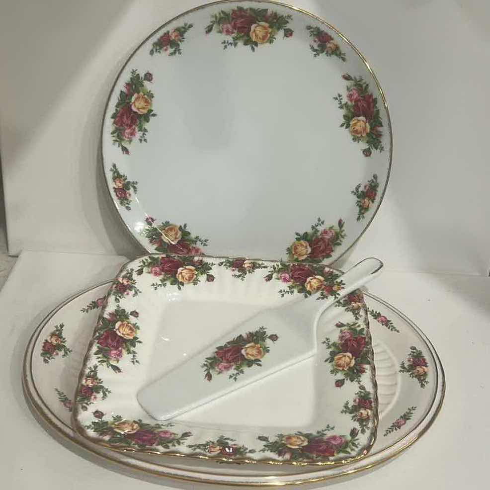 Photo 1 of 4 PIECE BONE CHINA - OLD COUNTRY ROSES ROYAL ALBERT