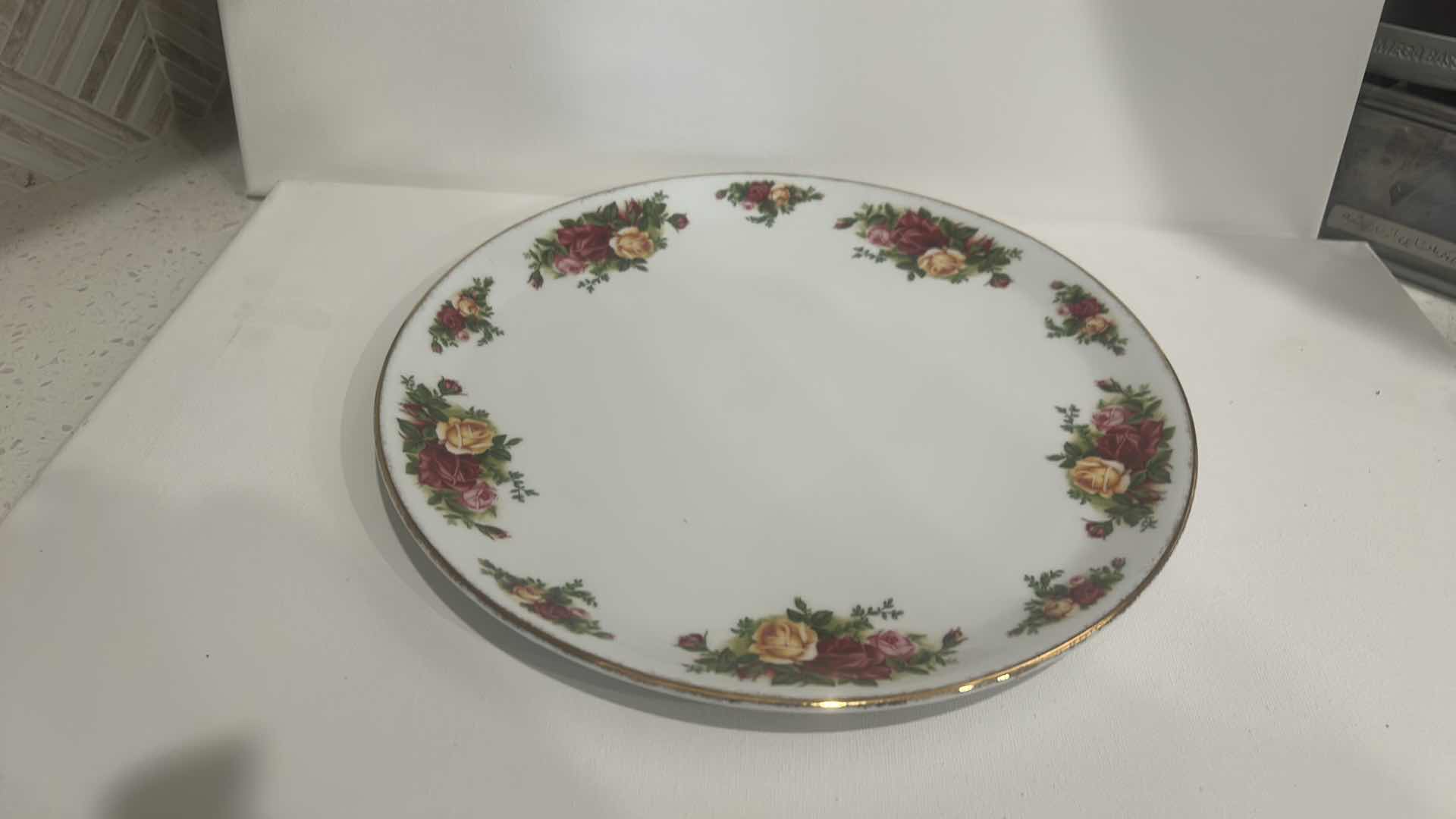 Photo 6 of 4 PIECE BONE CHINA - OLD COUNTRY ROSES ROYAL ALBERT