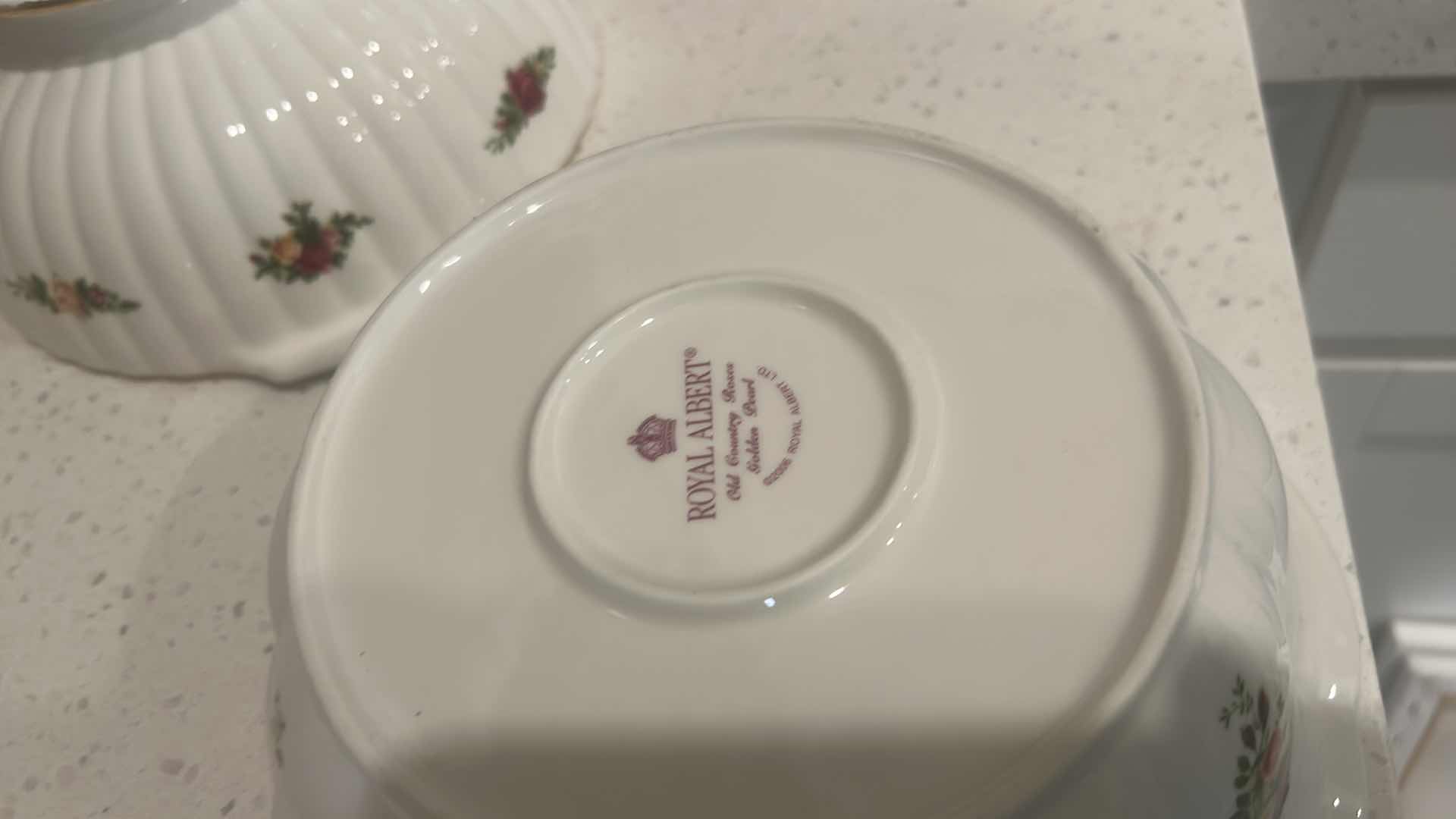 Photo 5 of 2 PIECE BONE CHINA - OLD COUNTRY ROSES ROYAL ALBERT