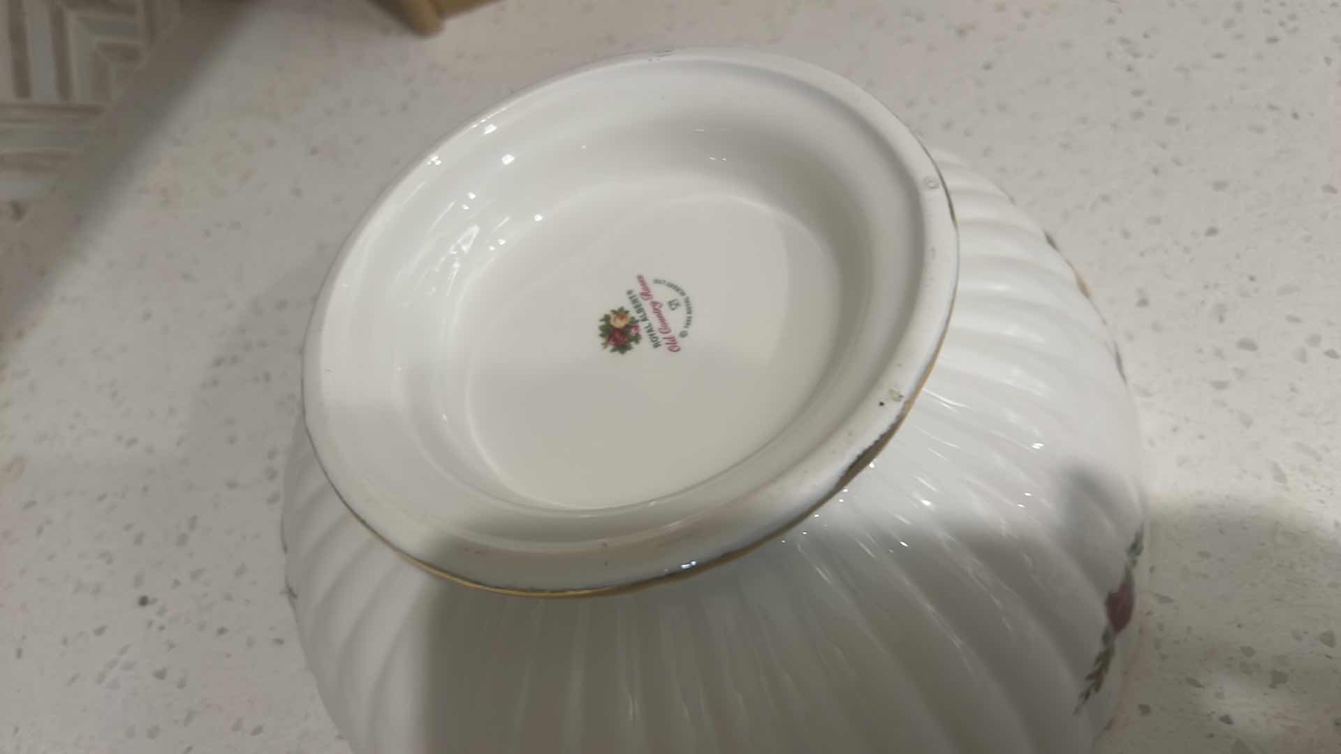 Photo 4 of 2 PIECE BONE CHINA - OLD COUNTRY ROSES ROYAL ALBERT