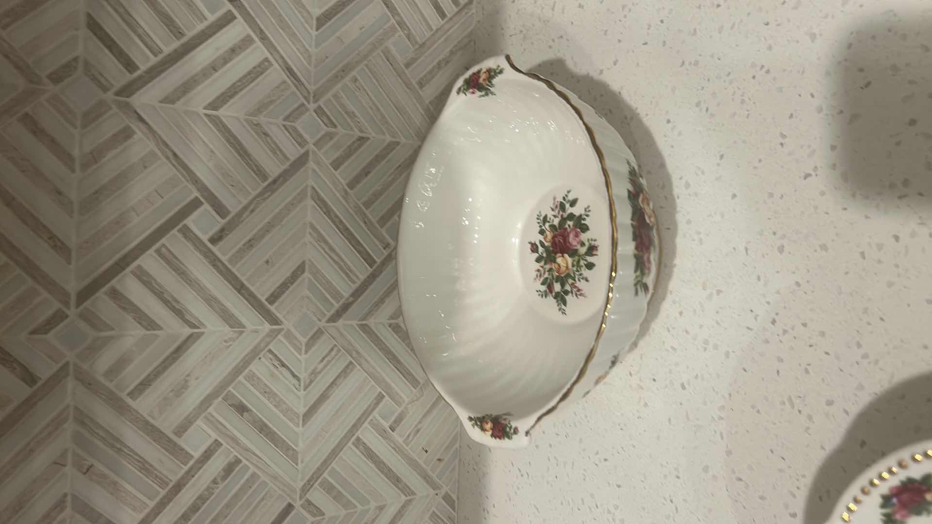 Photo 3 of 2 PIECE BONE CHINA - OLD COUNTRY ROSES ROYAL ALBERT