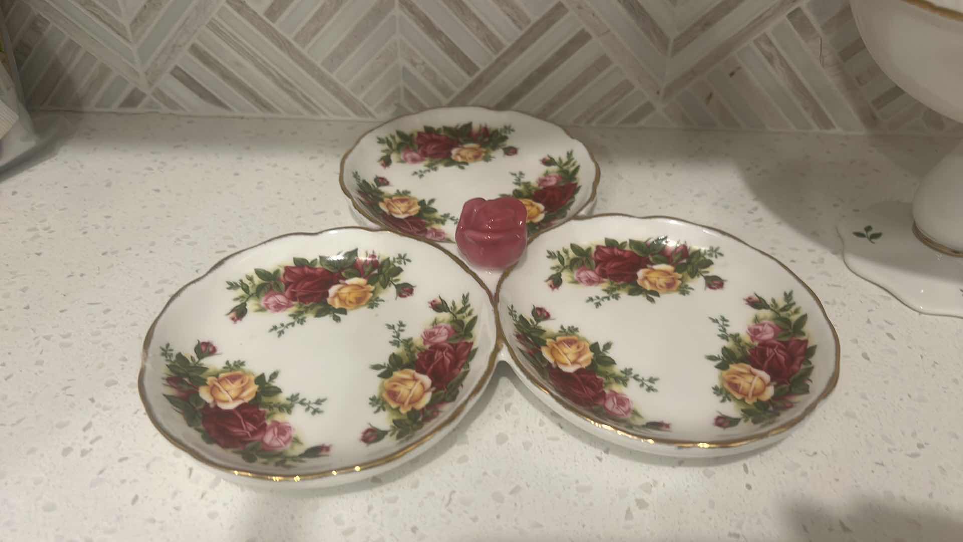 Photo 1 of 6 PIECE BONE CHINA - OLD COUNTRY ROSES ROYAL ALBERT