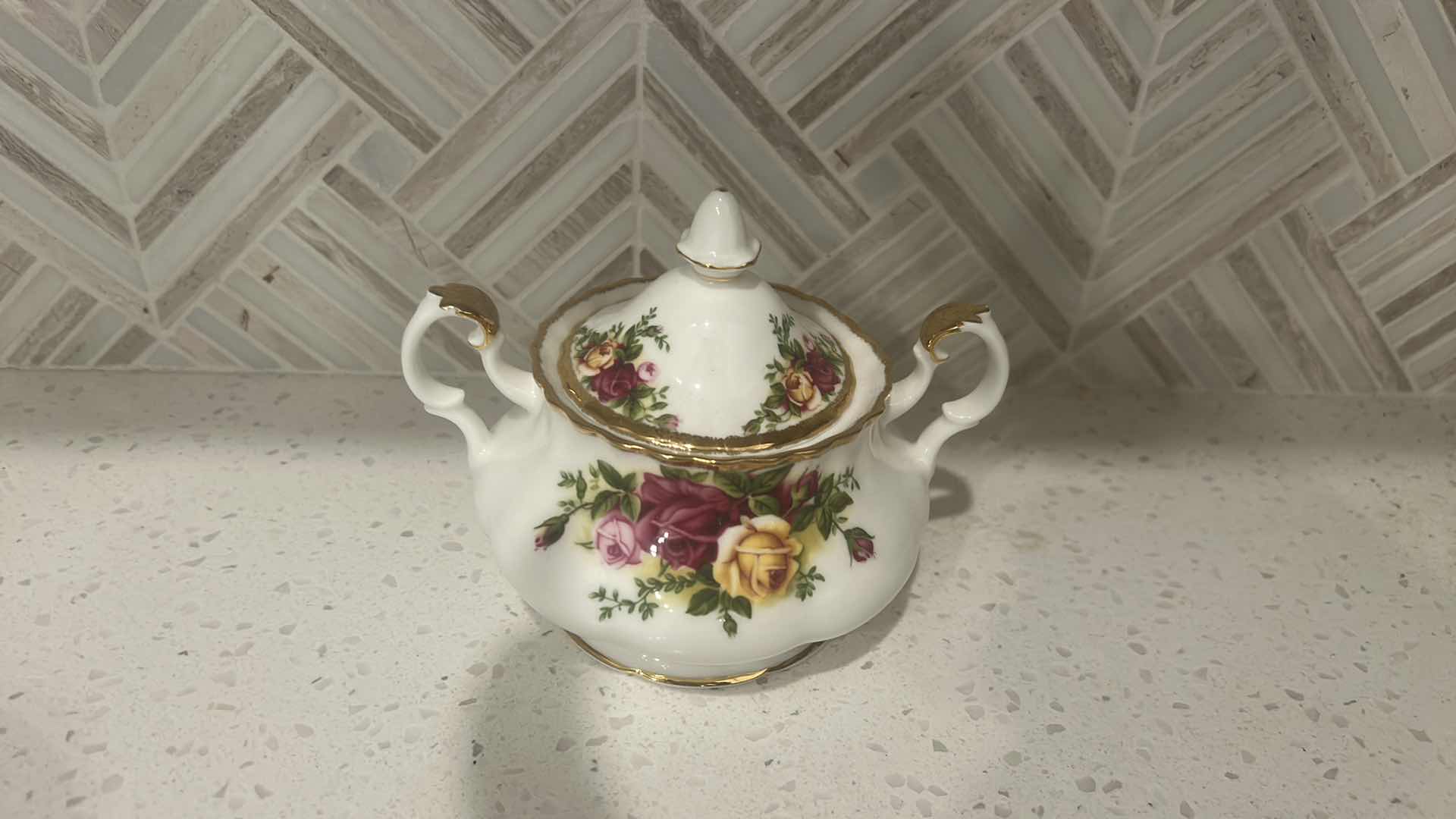 Photo 1 of 6 PIECE BONE CHINA - OLD COUNTRY ROSES ROYAL ALBERT