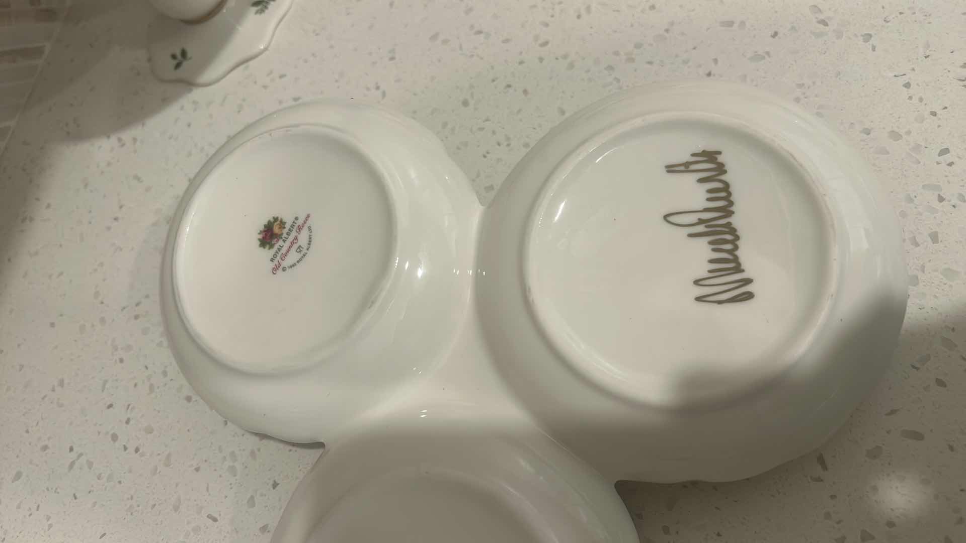 Photo 1 of 6 PIECE BONE CHINA - OLD COUNTRY ROSES ROYAL ALBERT