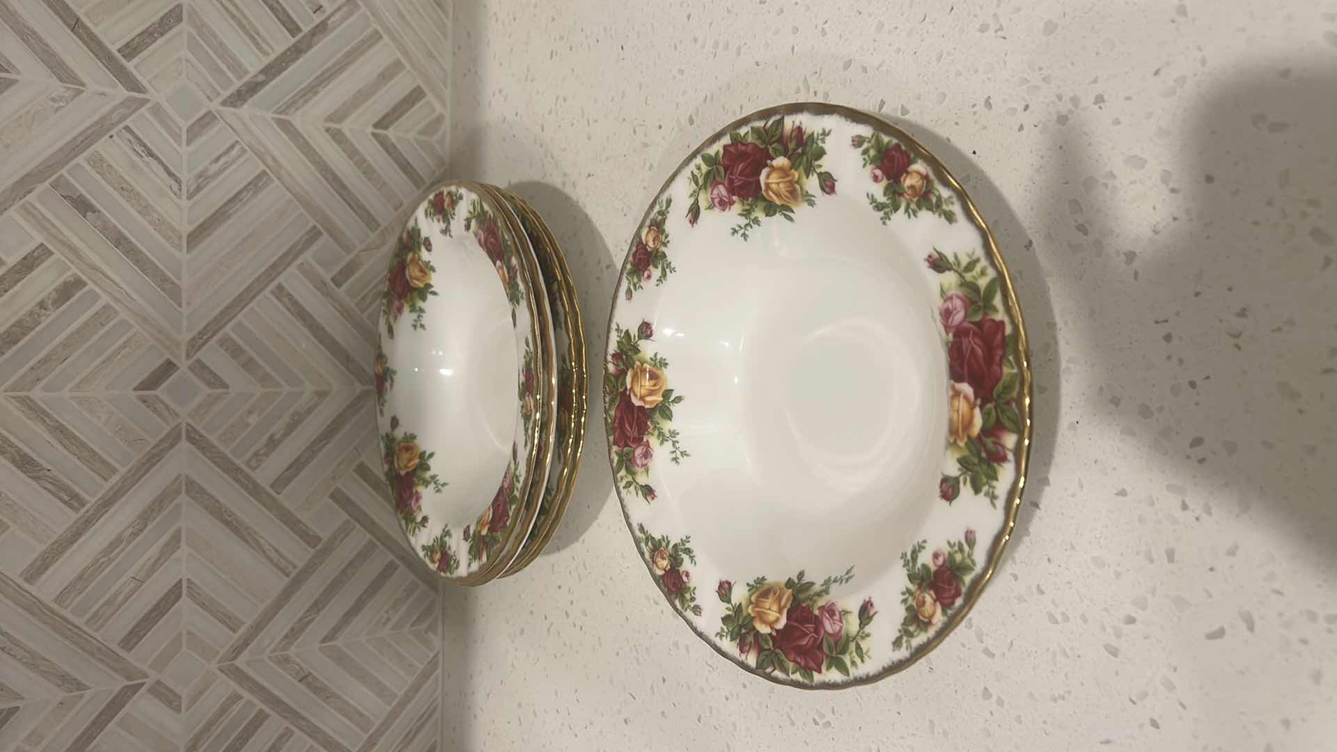 Photo 4 of 7 PIECE BONE CHINA - OLD COUNTRY ROSES ROYAL ALBERT