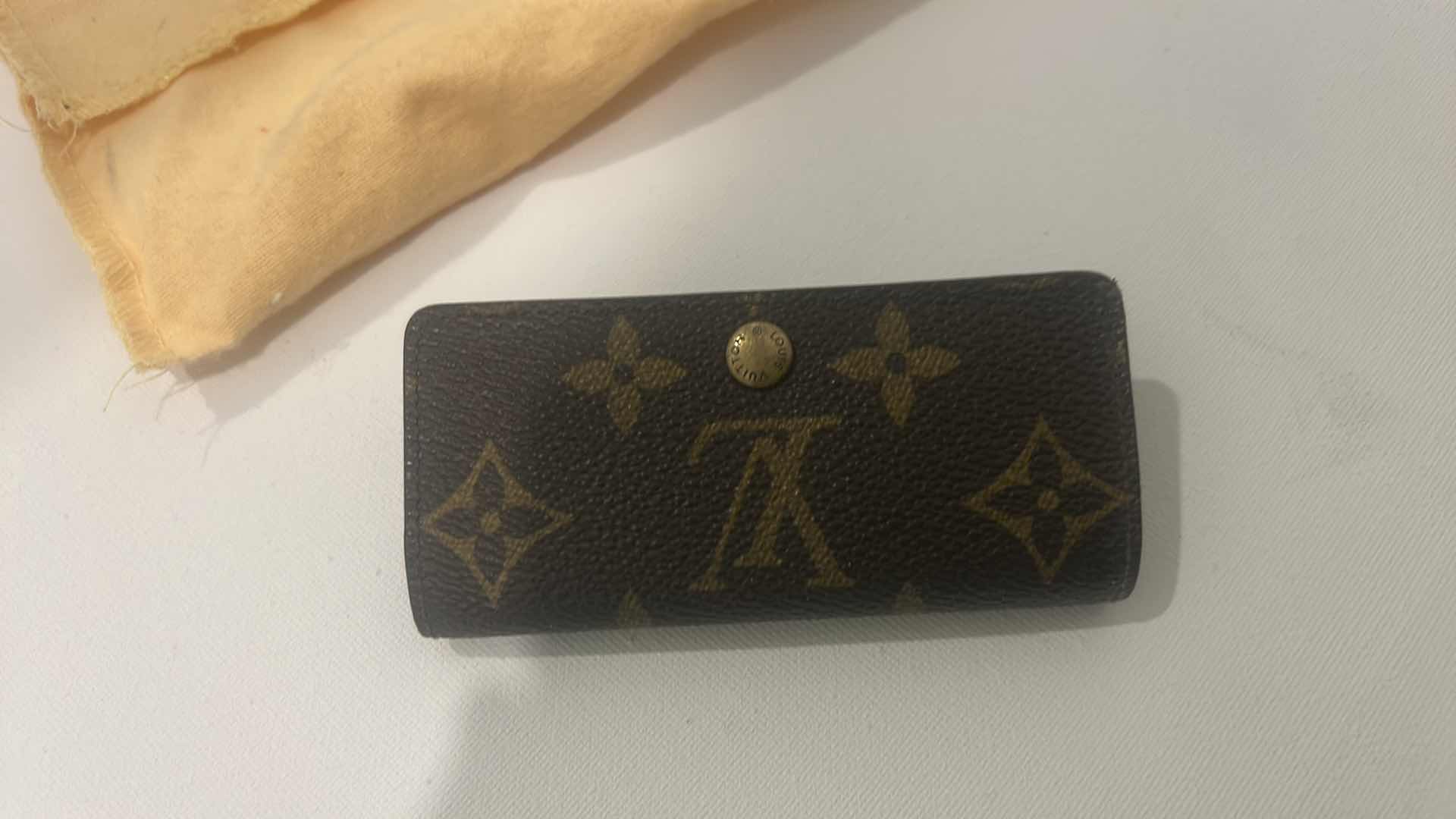 Photo 1 of LOUIS VUITTON KEY CASE
