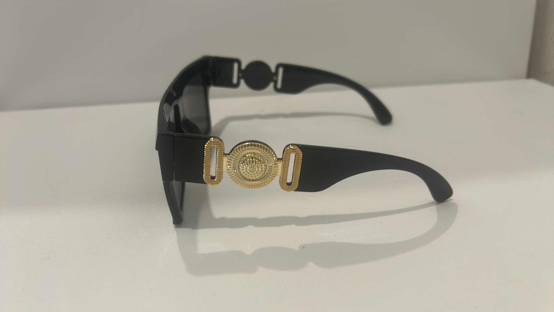 Photo 1 of NEW WOMENS SUNGLASSES