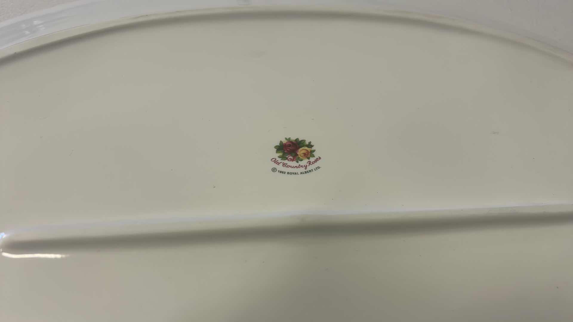 Photo 1 of OLD COUNTRY ROSES ROYAL ALBERT PLATTER 20.5”